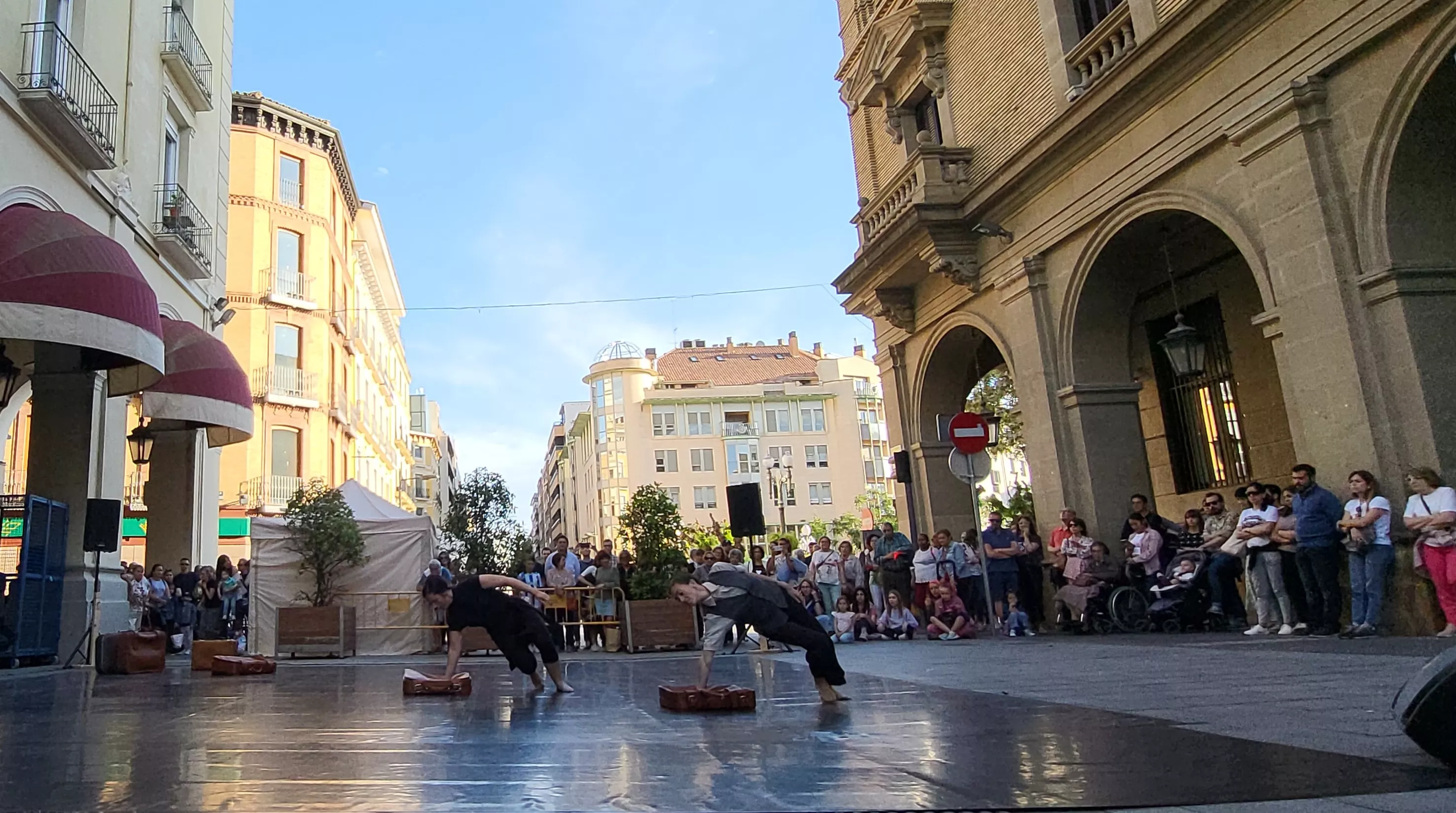 Los Porches de Galicia se llenan de baile con el programa Danza y Ciudad. Foto Mercedes Manterola