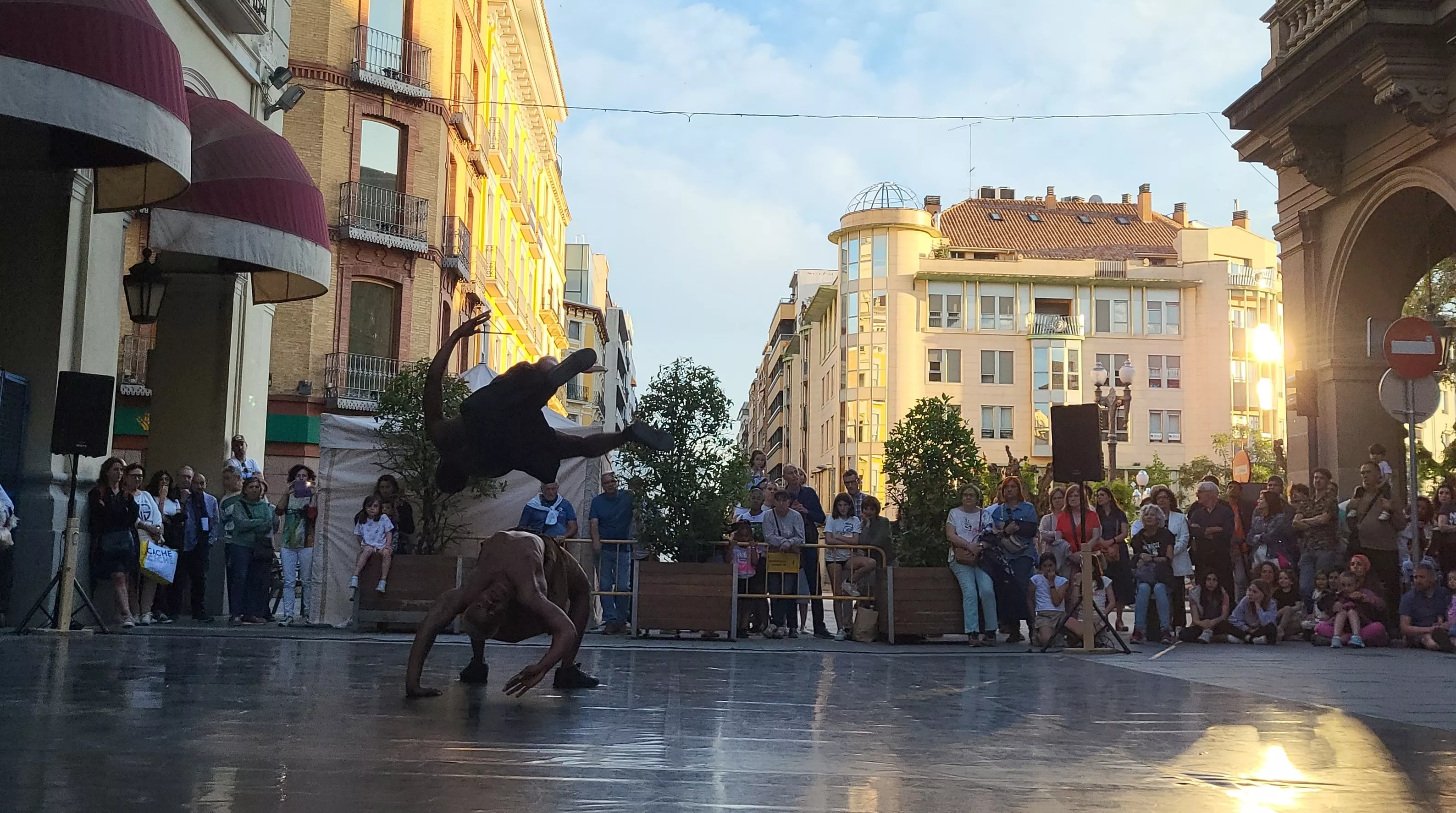 Los Porches de Galicia se llenan de baile con el programa Danza y Ciudad. Foto Mercedes Manterola