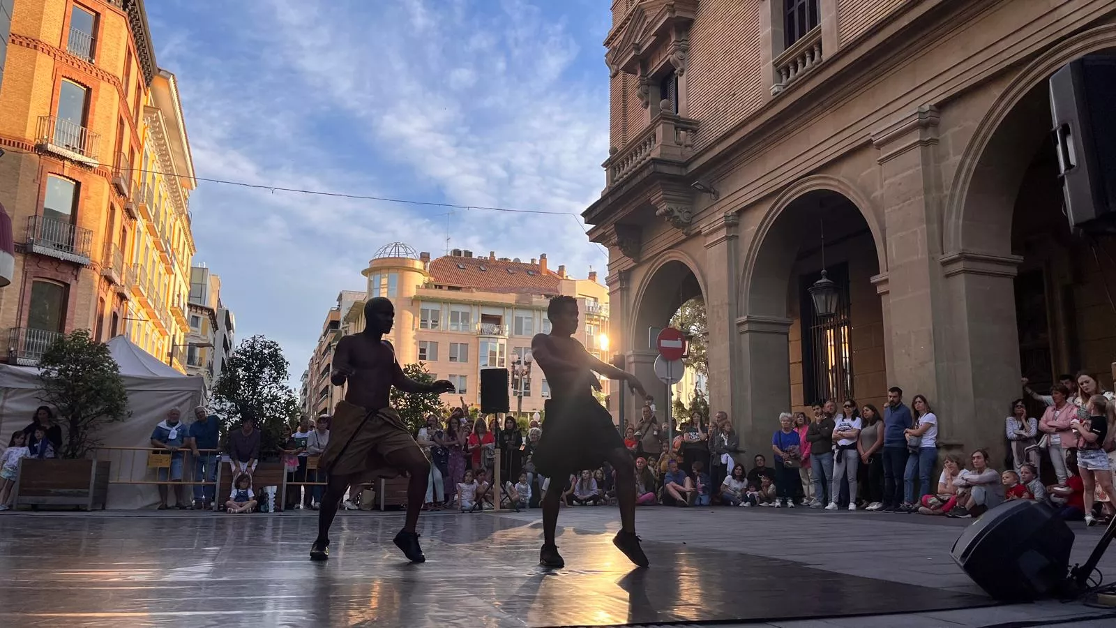 Los Porches de Galicia se llenan de baile con el programa Danza y Ciudad. Foto Mercedes Manterola