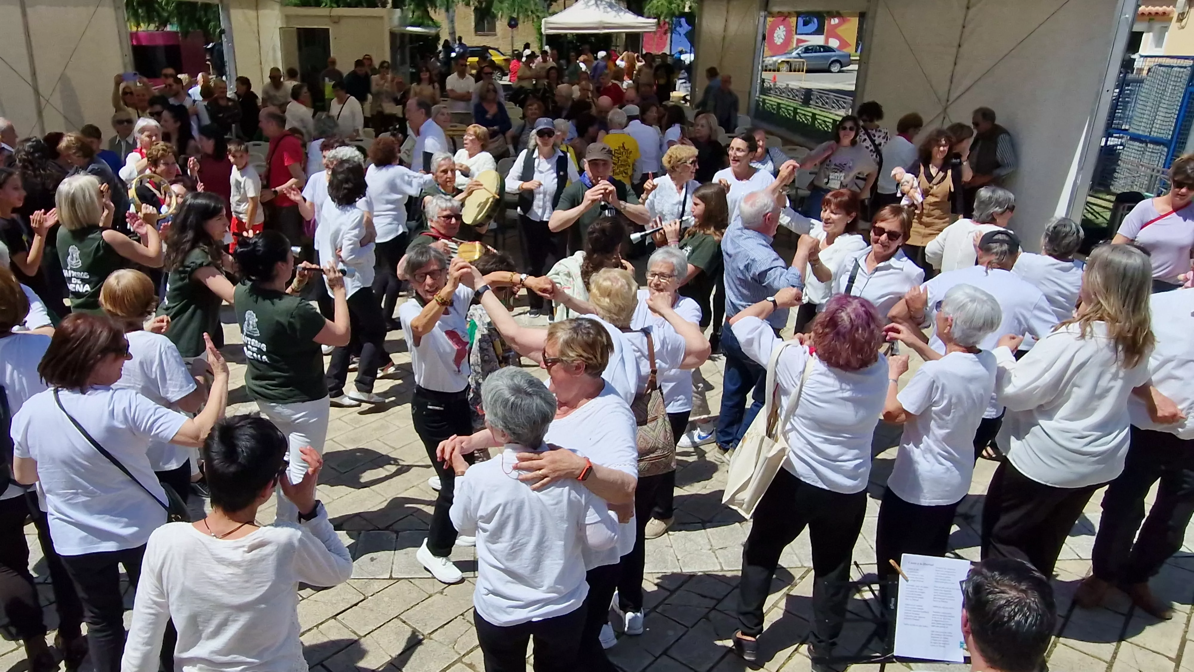Concierto multicoral en Barriofest 2024, en el barrio del Perpetuo Socorro. Foto Myriam Martínez