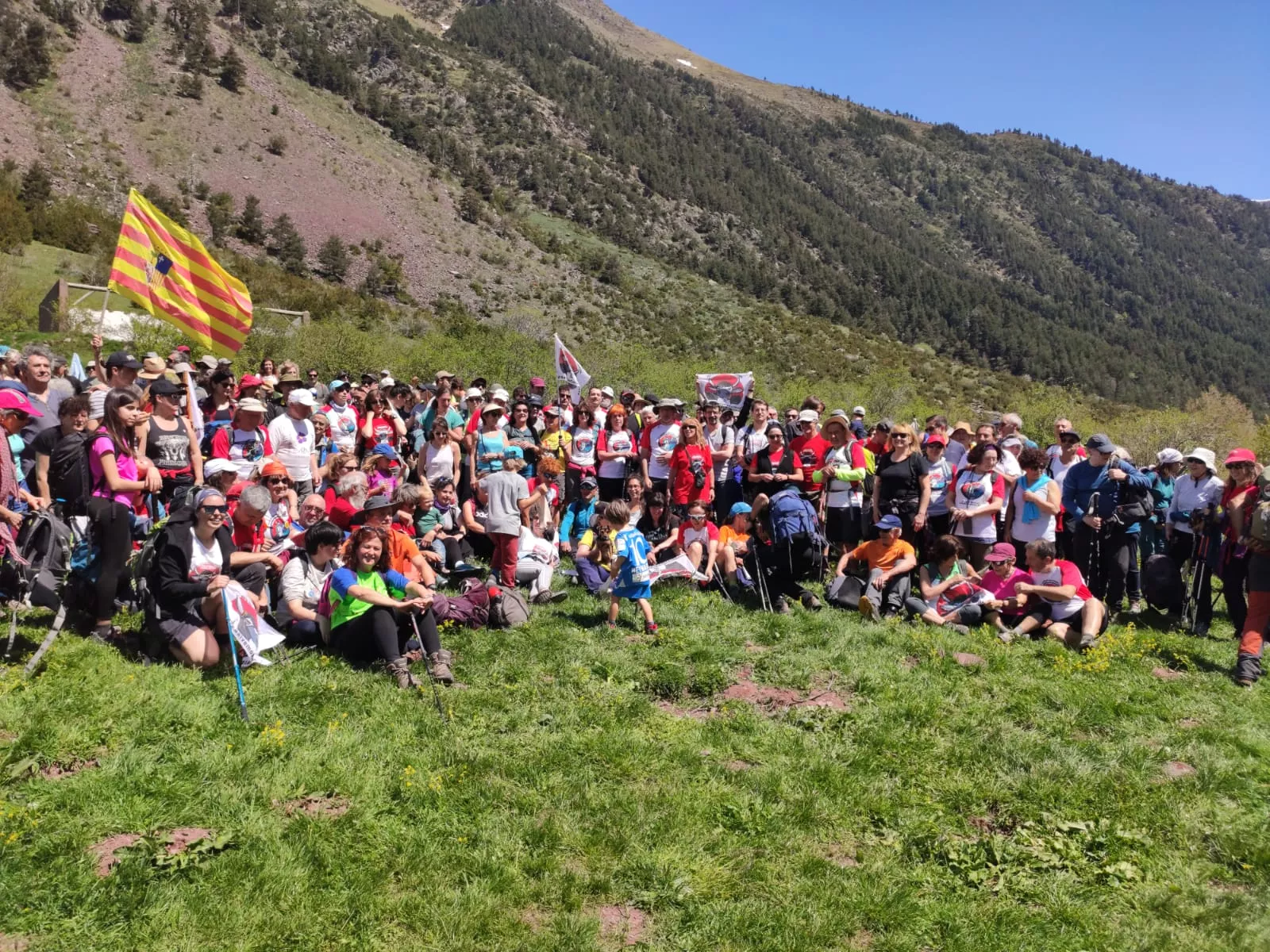 La Marcha a Canal Roya culmina su viaje reivindicativo en el valle que reivindica proteger.