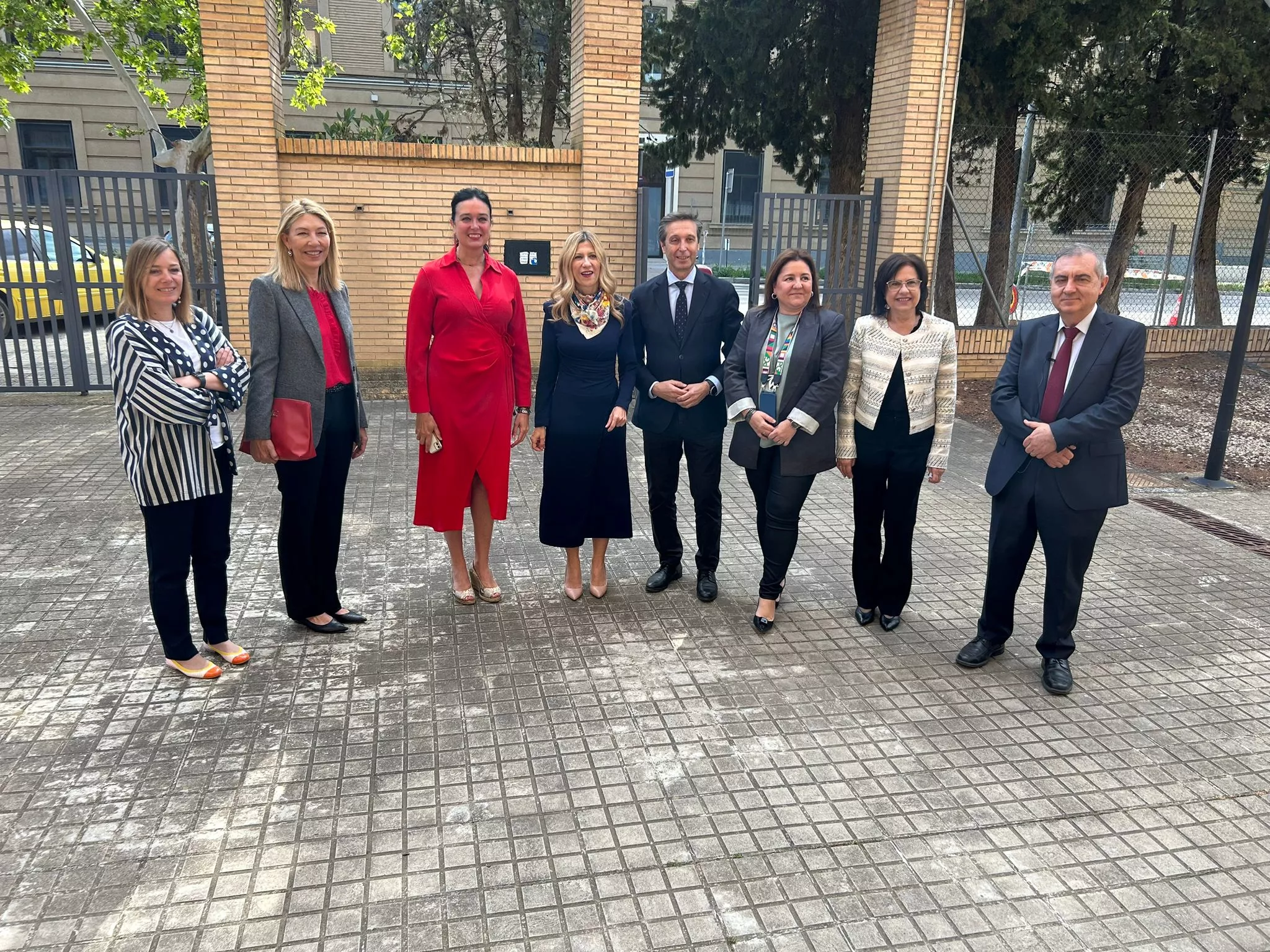 Mar Vaquero entre Lorena Orduna, Javier Betorz, Ana López y Marta Escartín, en Huesca.