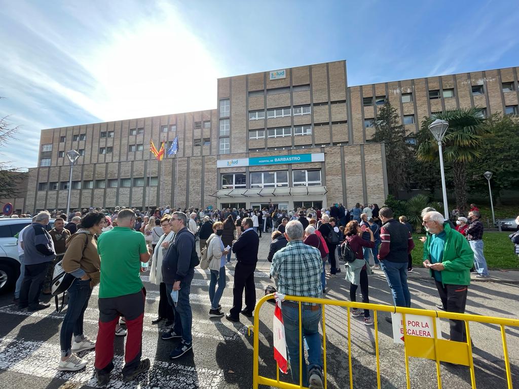 Concentración ante el Hospital de Barbastro 