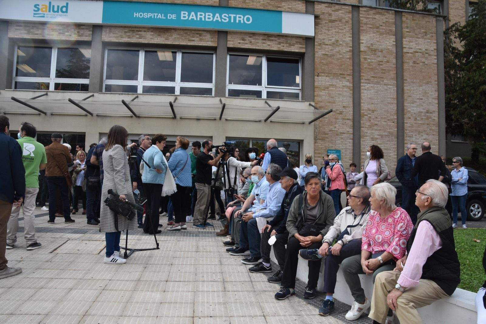 Concentración ante el Hospital de Barbastro 
