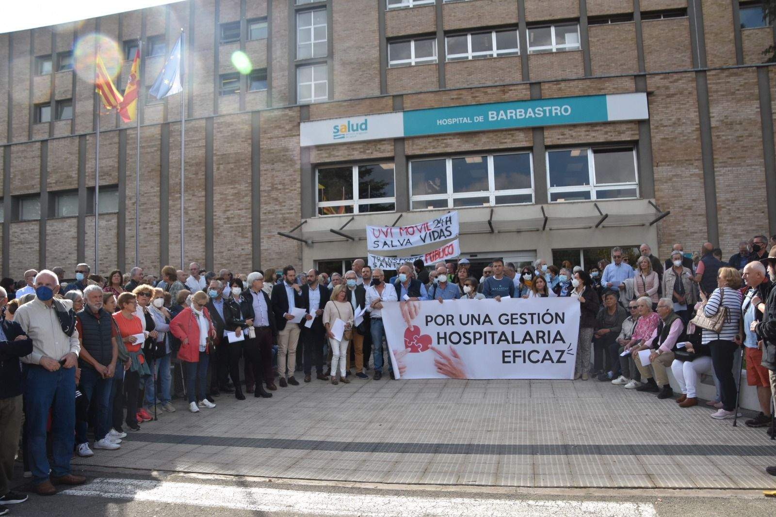 Concentración ante el Hospital de Barbastro 