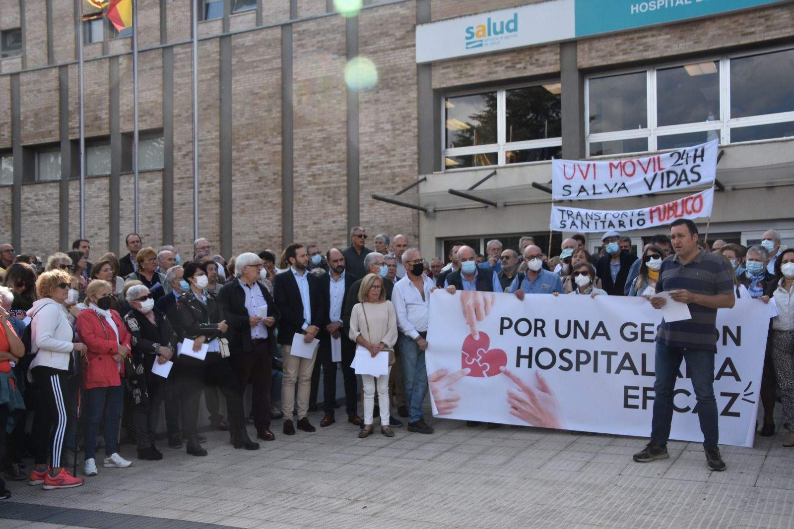 Concentración ante el Hospital de Barbastro 