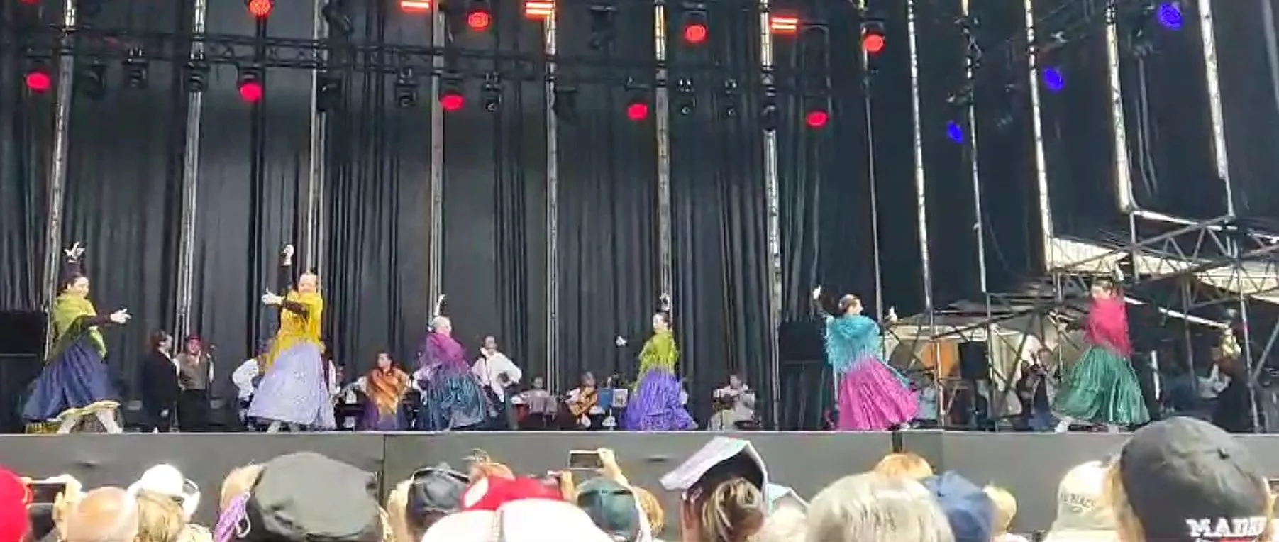 Actuación de Toño Julve y Susana Raya en Madrid.