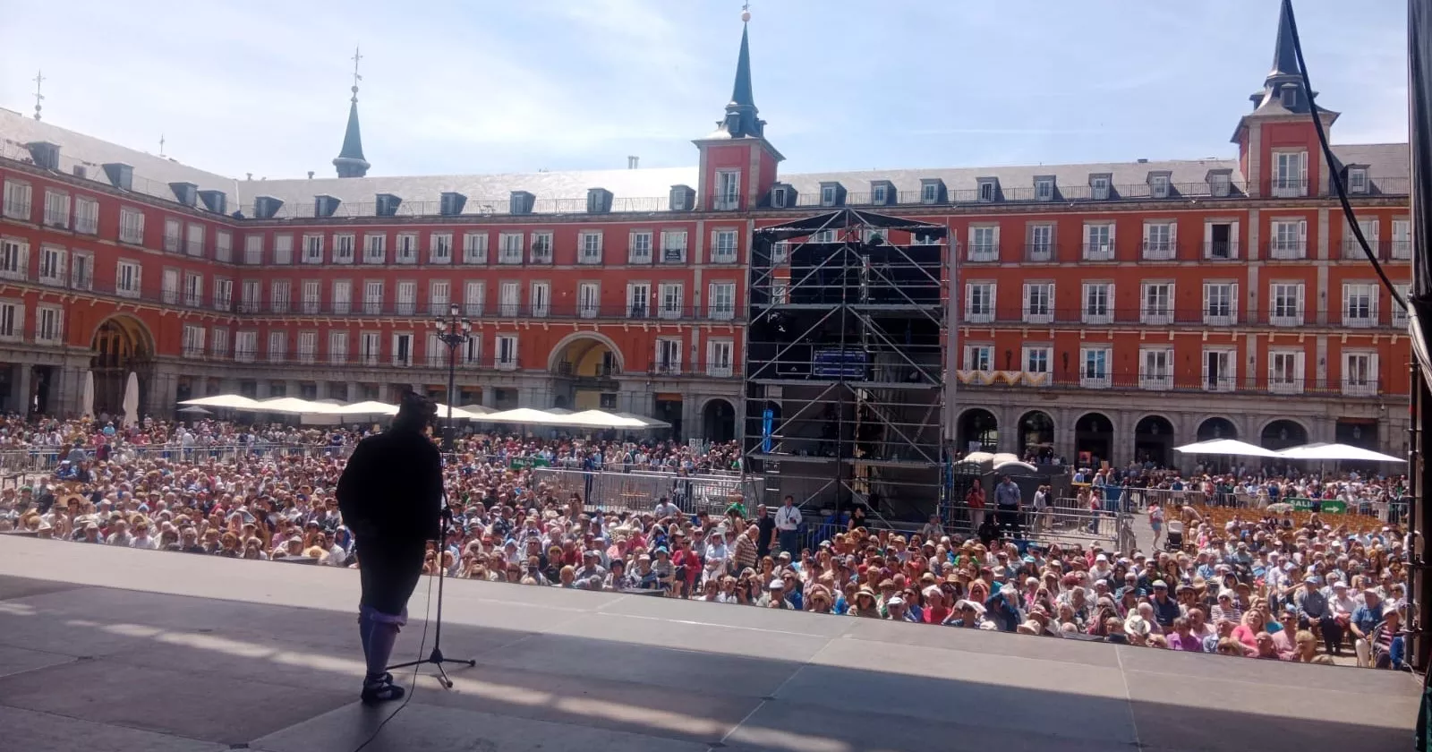 Actuación de Toño Julve y Susana Raya en Madrid. Actuación de Toño Julve y Susana Raya en Madrid.