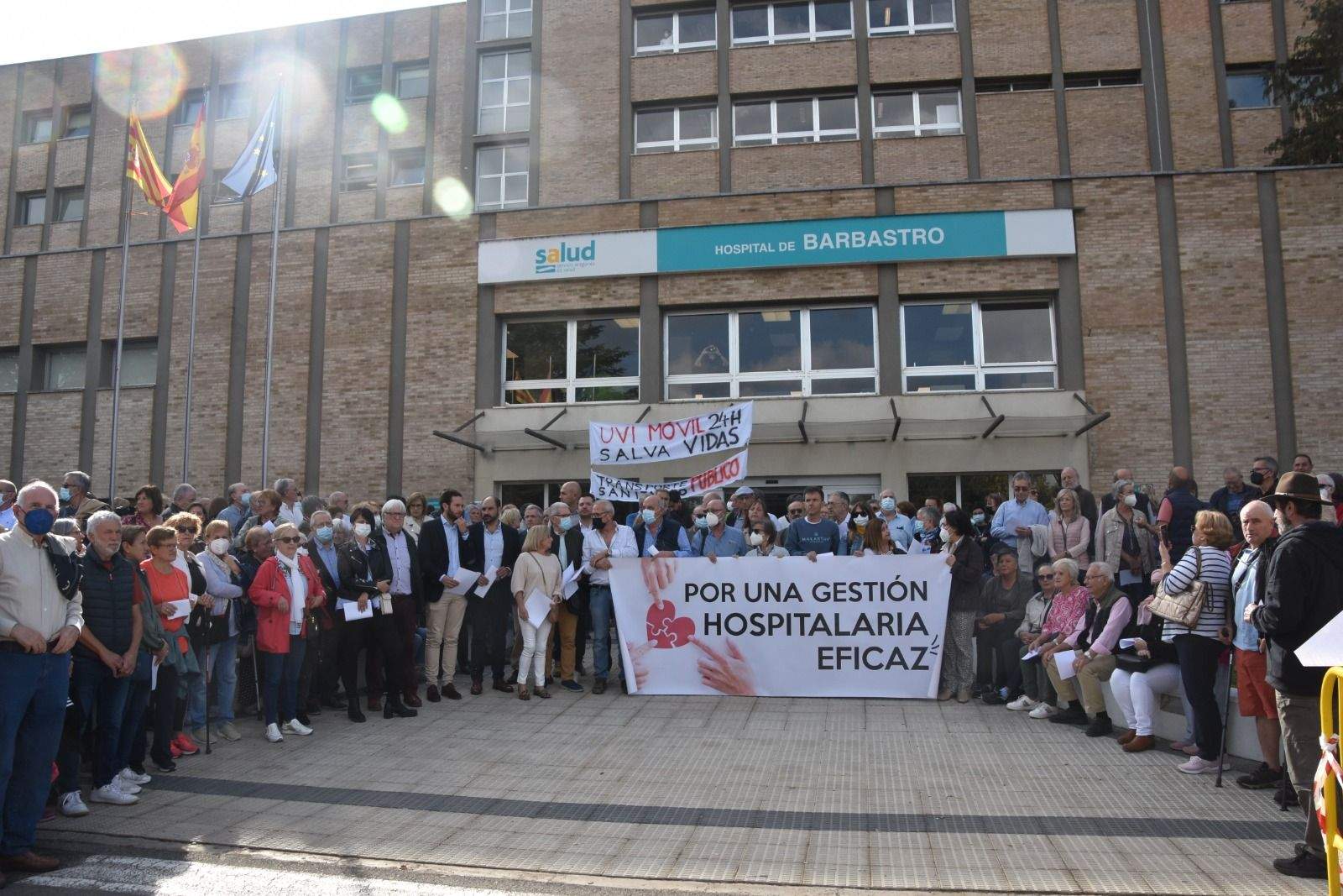 Concentración ante el Hospital de Barbastro 