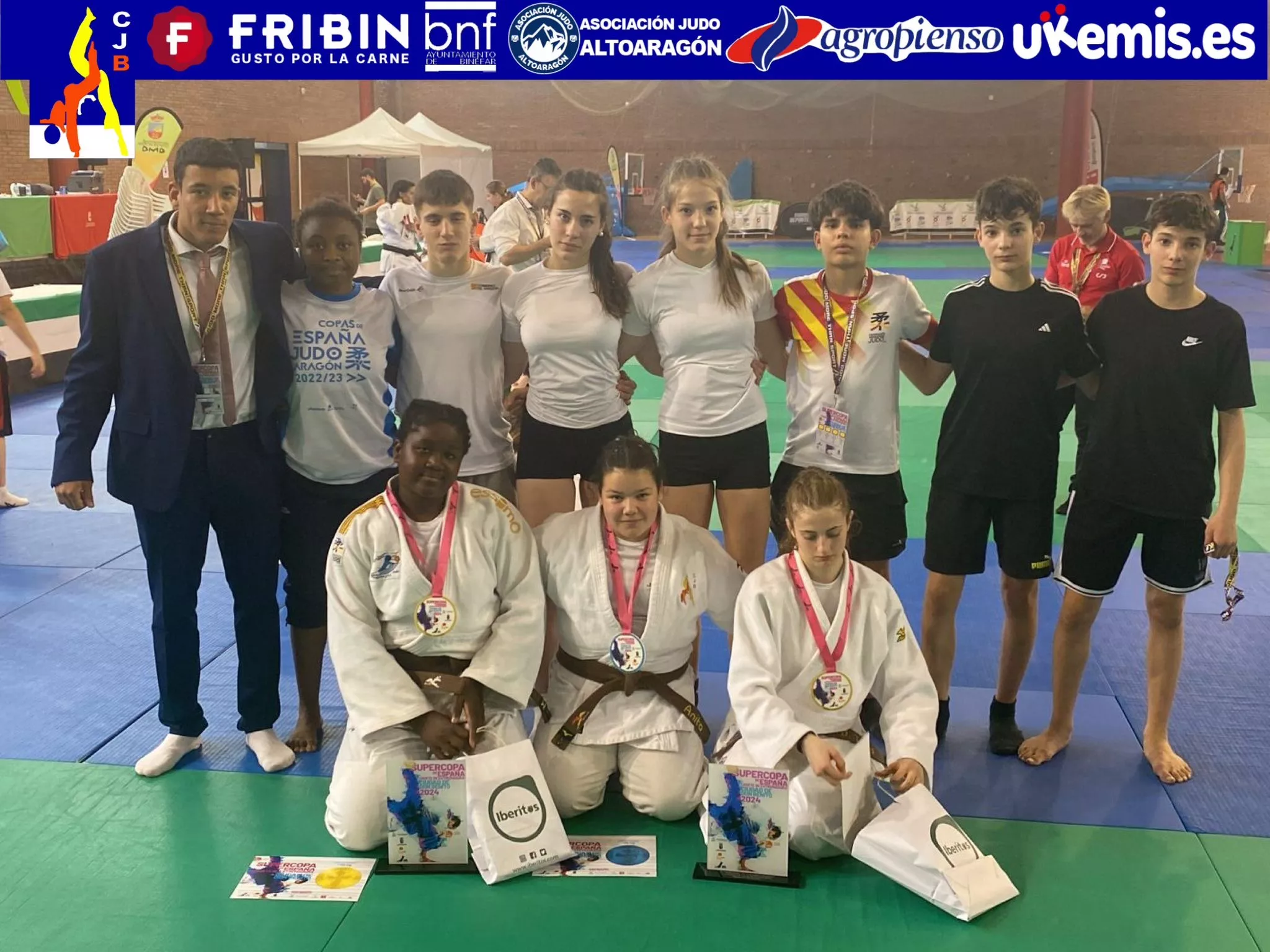 Cadetes de Tamarite y Binéfar en Don Benito.