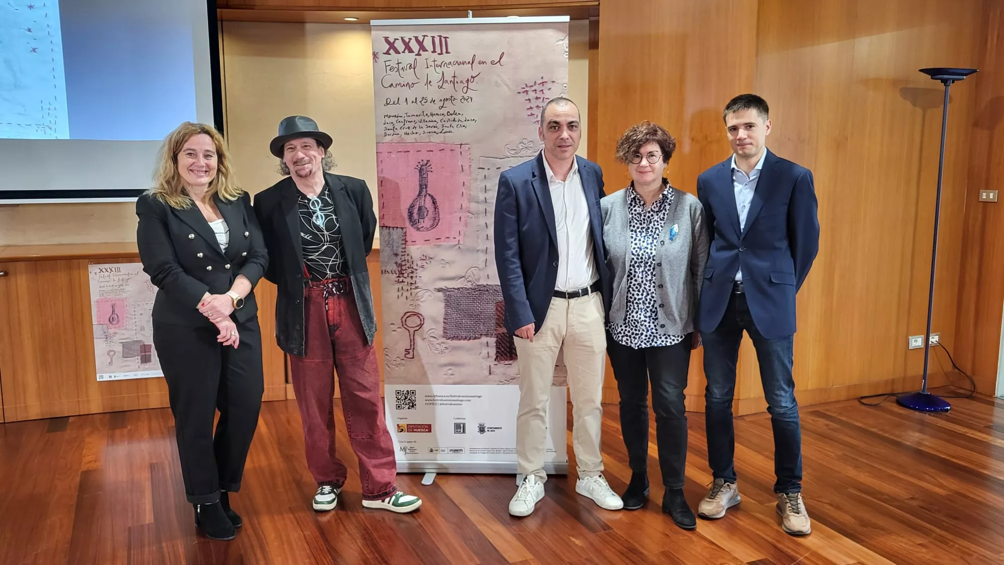 Olvido Moratinos, Luis Calvo, Carlos Sampériz, Begoña Puértolas y Santiago Vilas (alcalde de Chalamera)