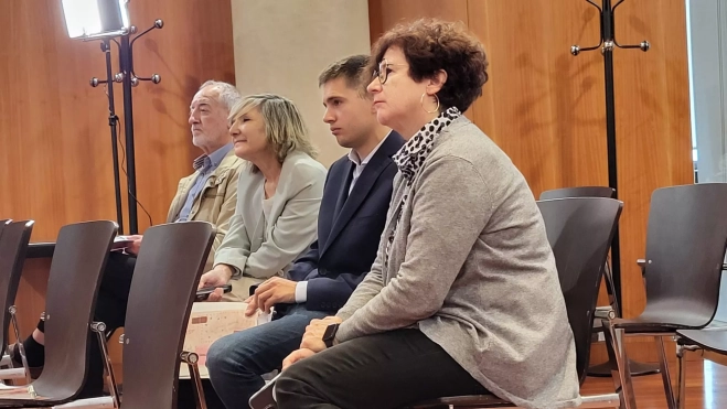 Miembros de la Asociación del Camino de Santiago con Santiago Vilas y Begoña Puértolas Miembros de la Asociación del Camino de Santiago con Santiago Vilas y Begoña Puértolas