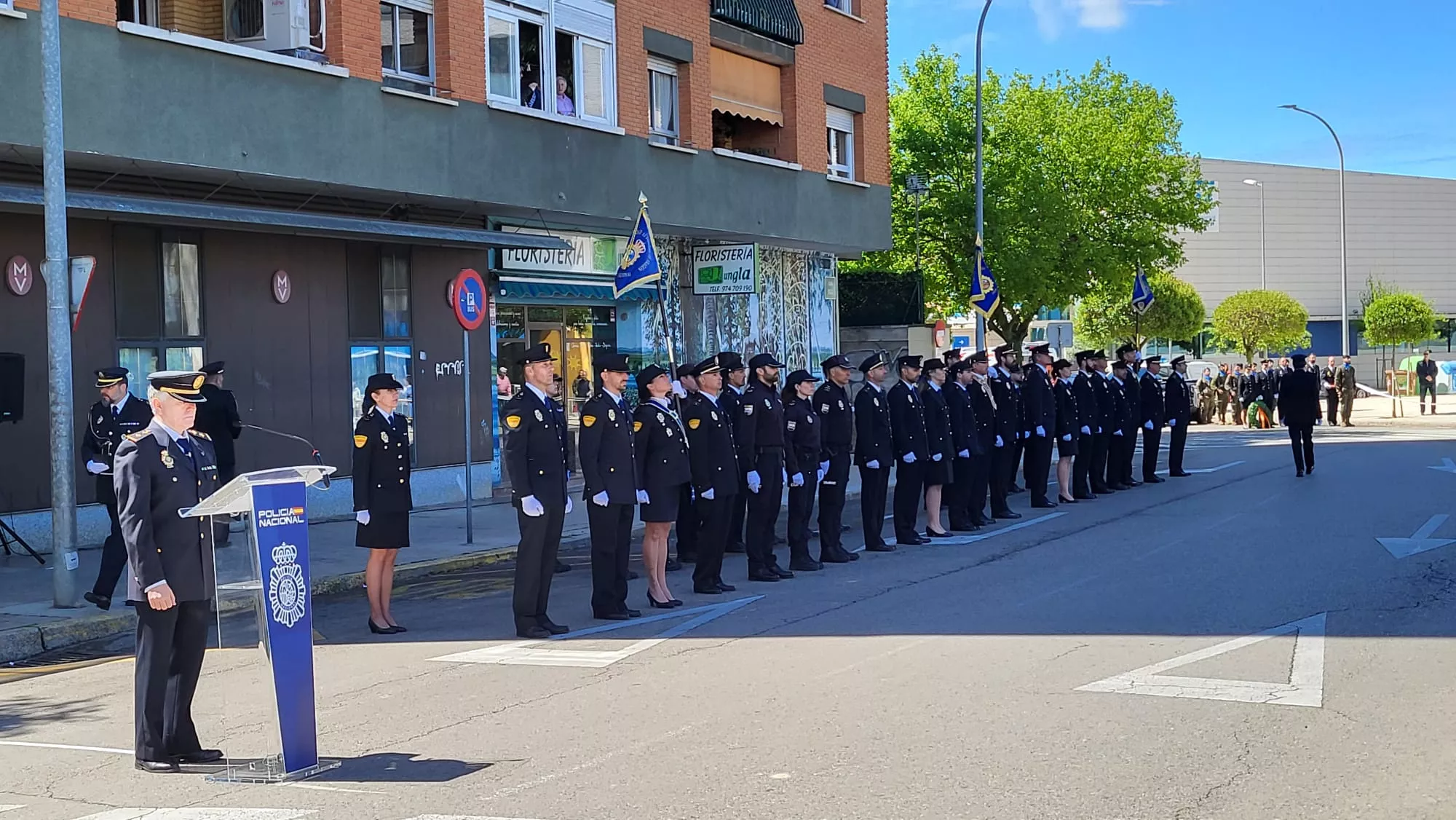 Inauguración de la escultura del Bicentenario de la Policía Nacional en Huesca