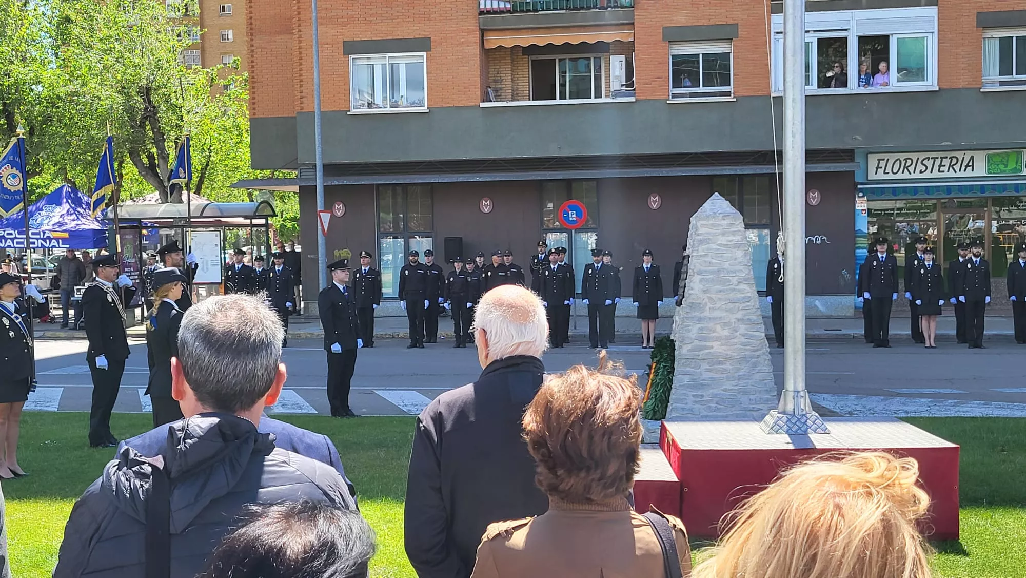 Inauguración de la escultura del Bicentenario de la Policía Nacional en Huesca