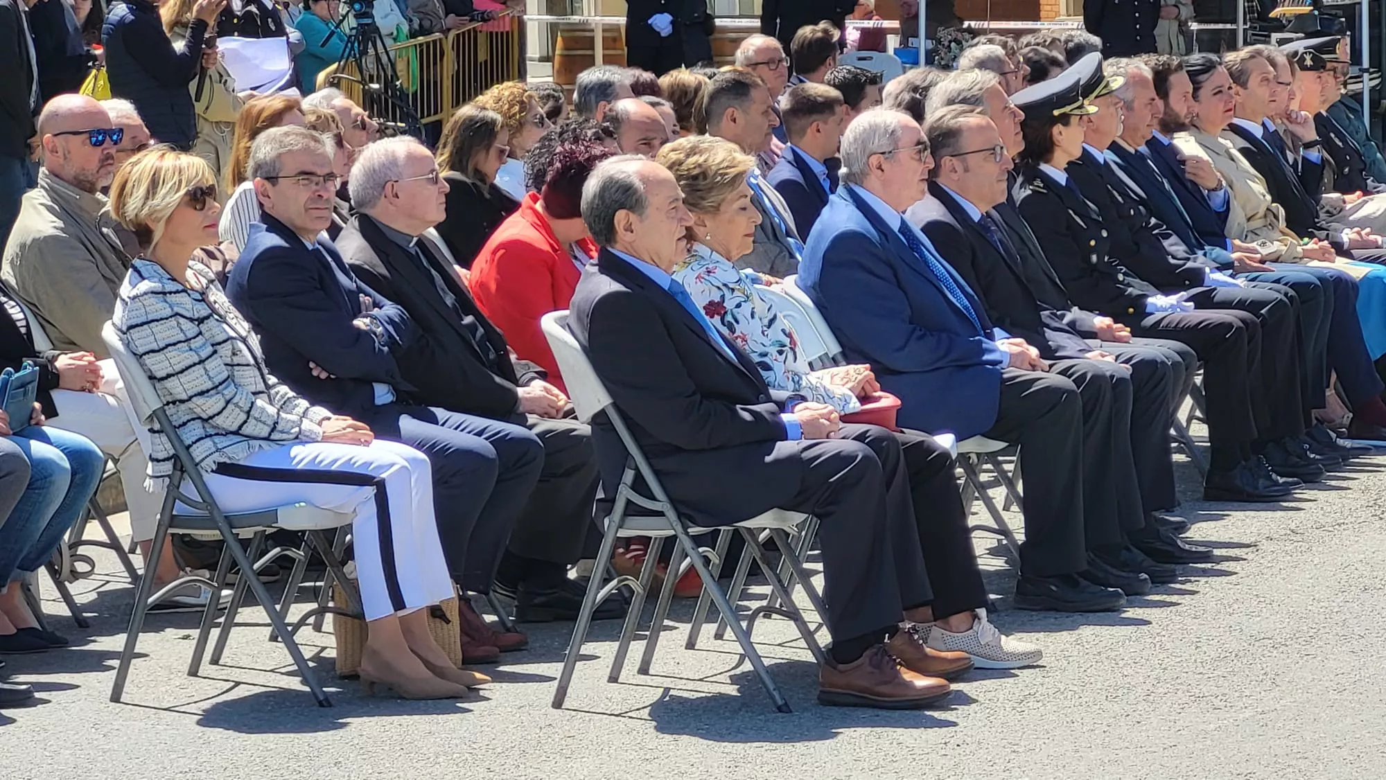 Inauguración de la escultura del Bicentenario de la Policía Nacional en Huesca