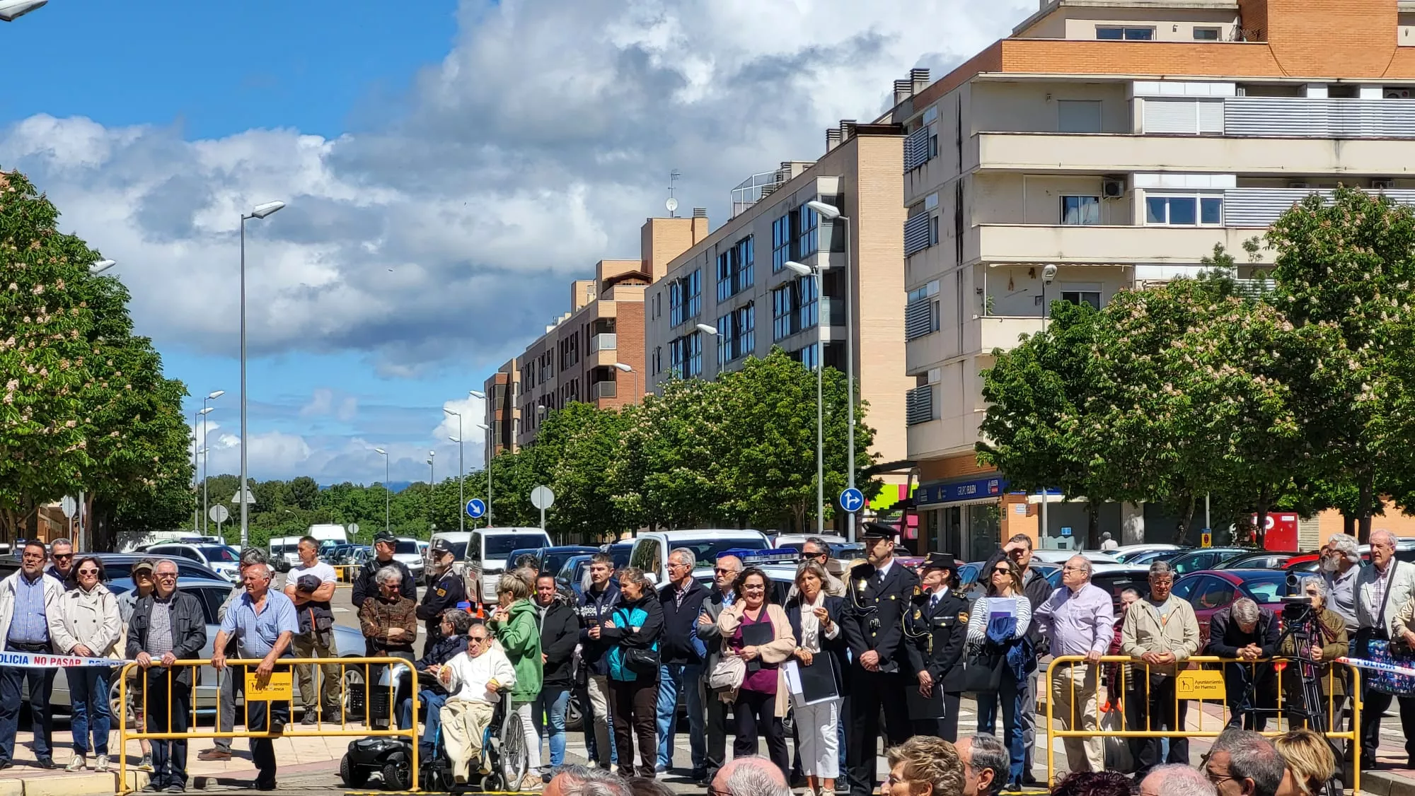 Inauguración de la escultura del Bicentenario de la Policía Nacional en Huesca
