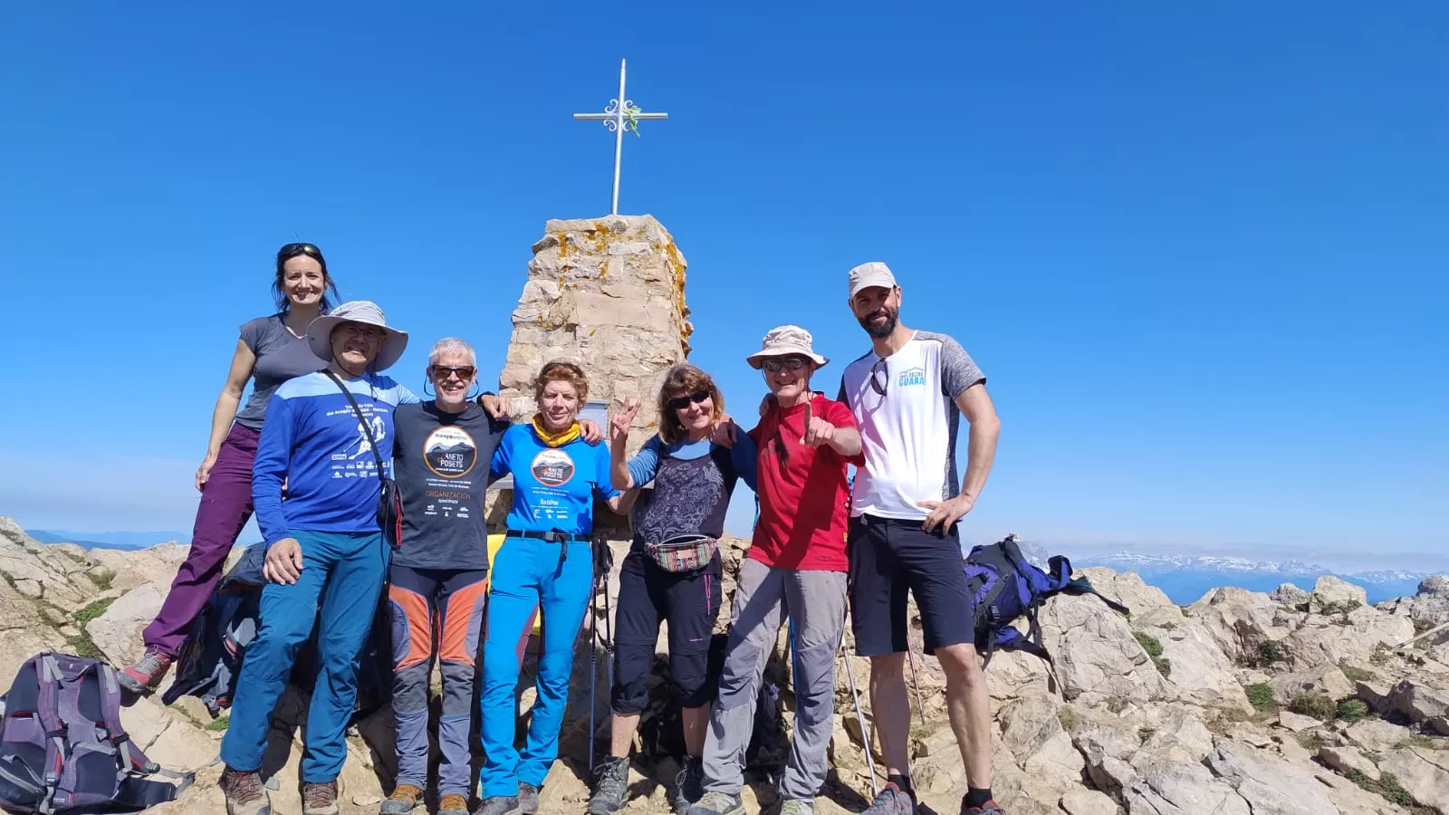 En la cumbre del Tozal de Guara. Foto: Peña Guara