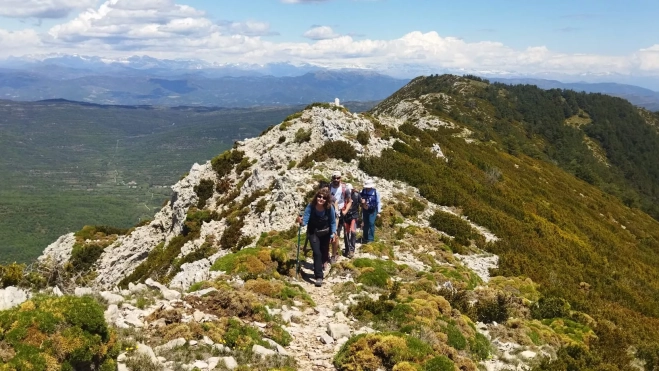 Por la cresta del pico Fragineto en la segunda jornada. Foto: Peña Guara Por la cresta del pico Fragineto en la segunda jornada. Foto: Peña Guara