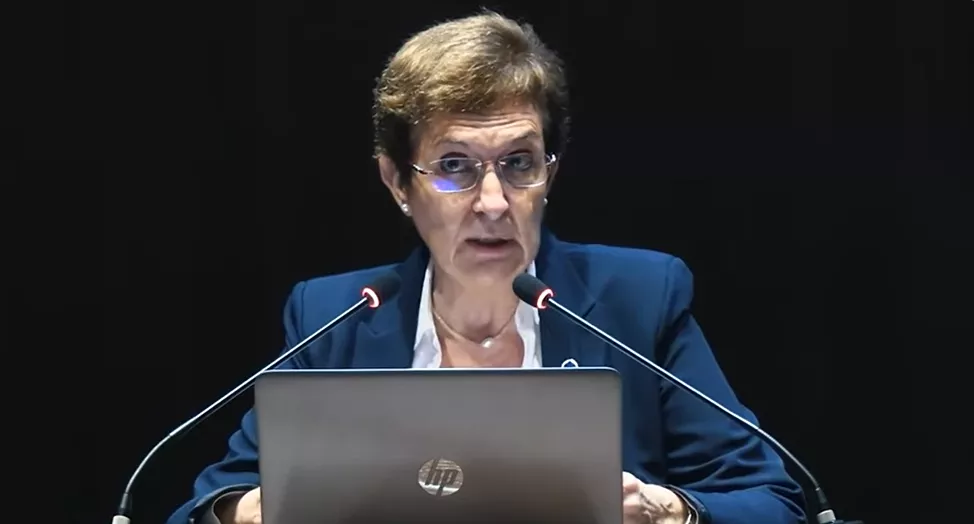 Susana Onega en una conferencia.