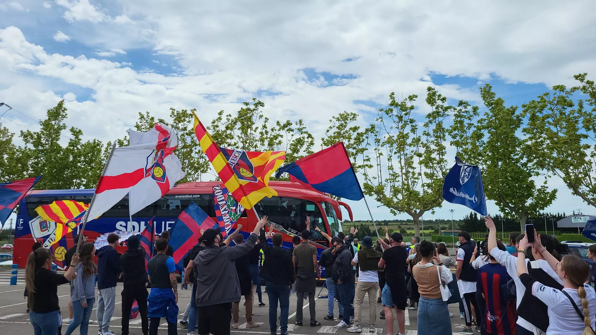 Foto de archivo de la previa de un partido. Alcorazados organiza la "Quedada azulgrana". Foto: Adrián Mora