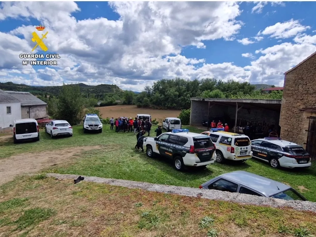 Parte del dispositivo de búsqueda del hombre desaparecido en Abena.