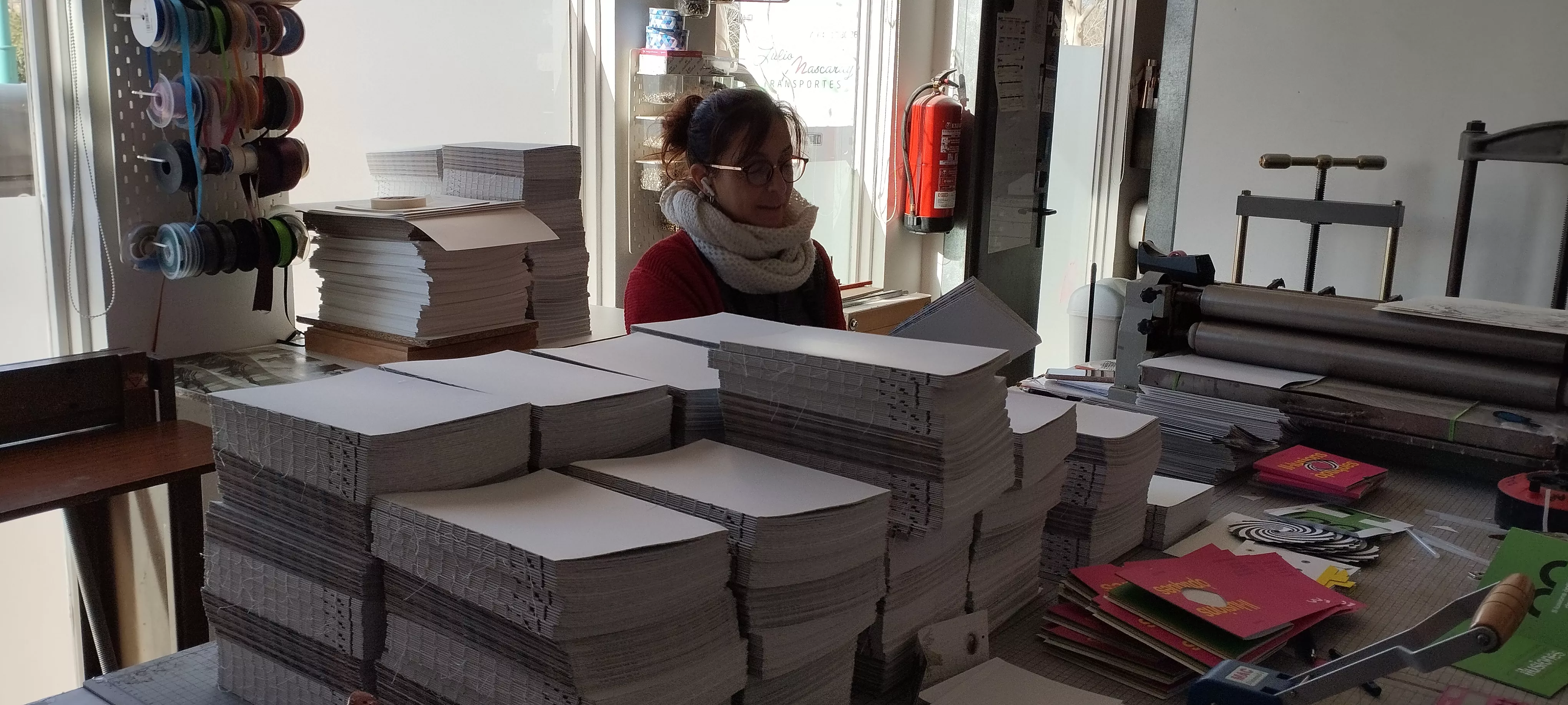 Preparación y exposición de A lápiz y con sombrero en Zaragoza.