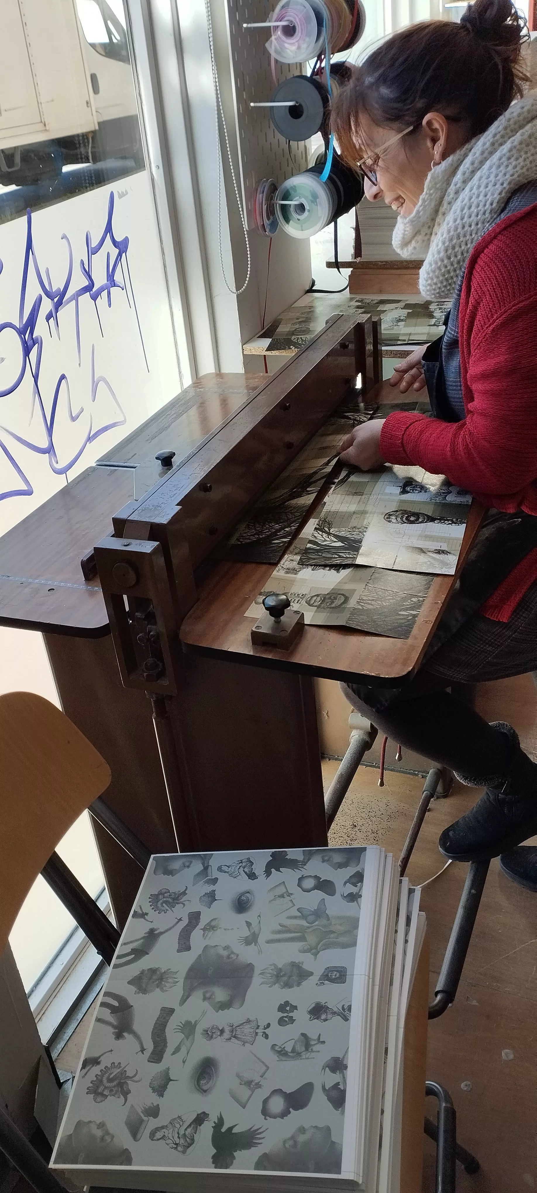 Preparación y exposición de A lápiz y con sombrero en Zaragoza.