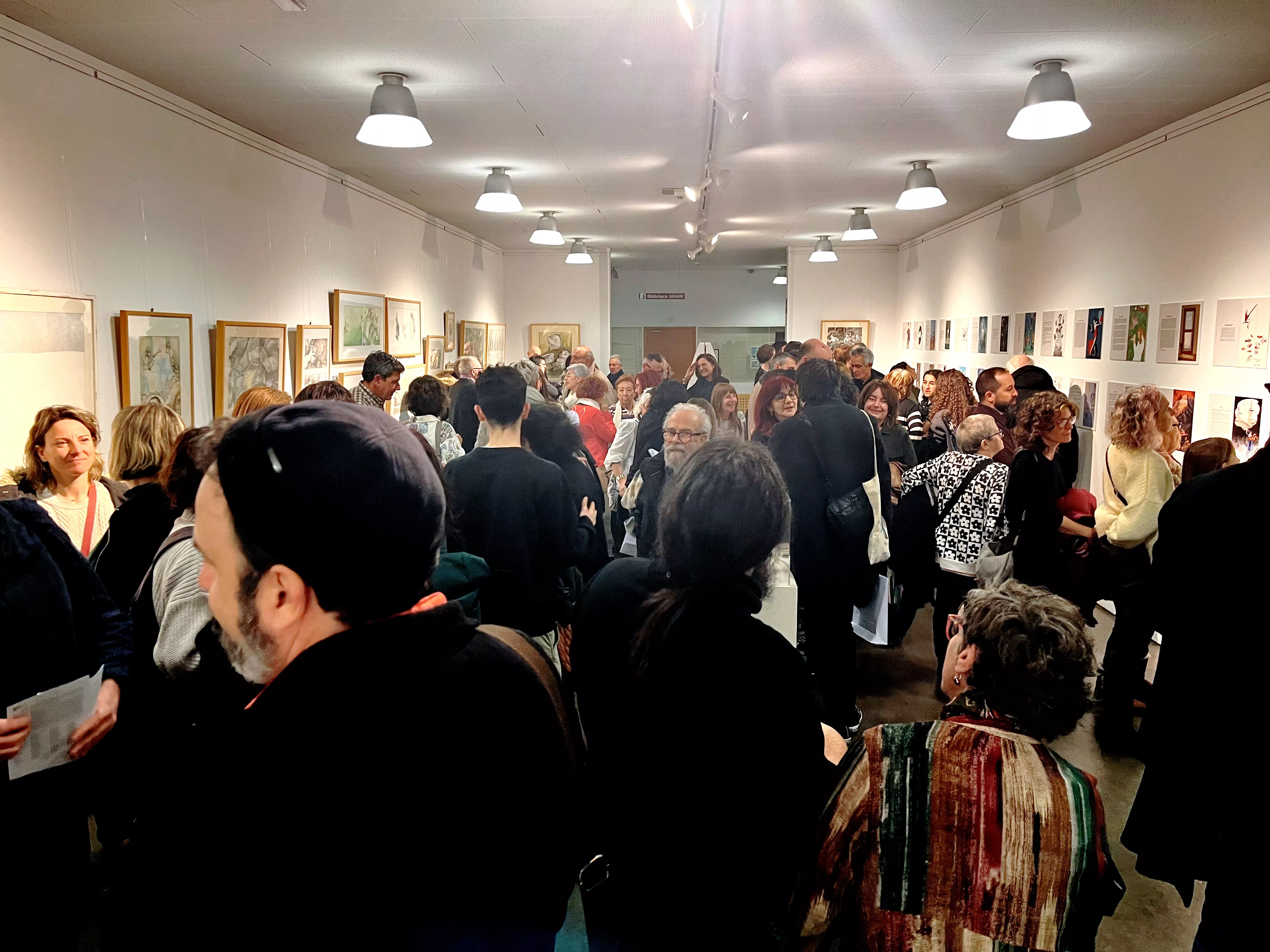 Preparación y exposición de A lápiz y con sombrero en Zaragoza.