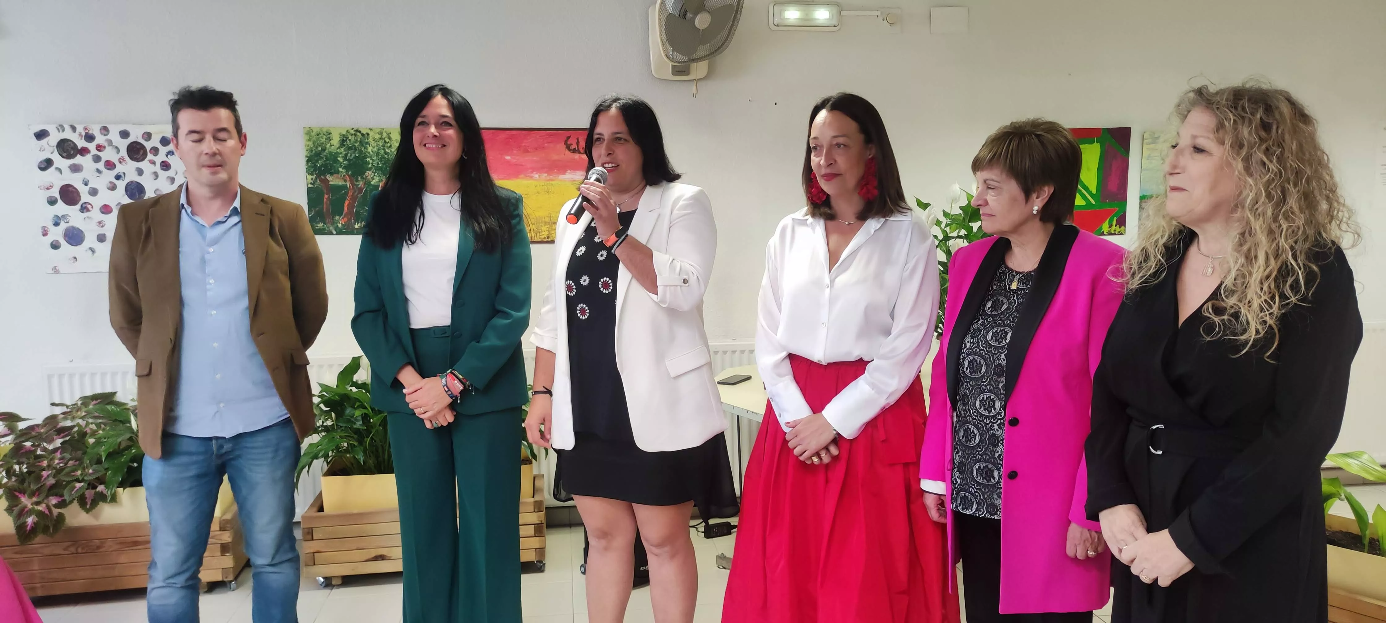 Homenaje a 19 matrimonios de Huesca por sus bodas de oro.