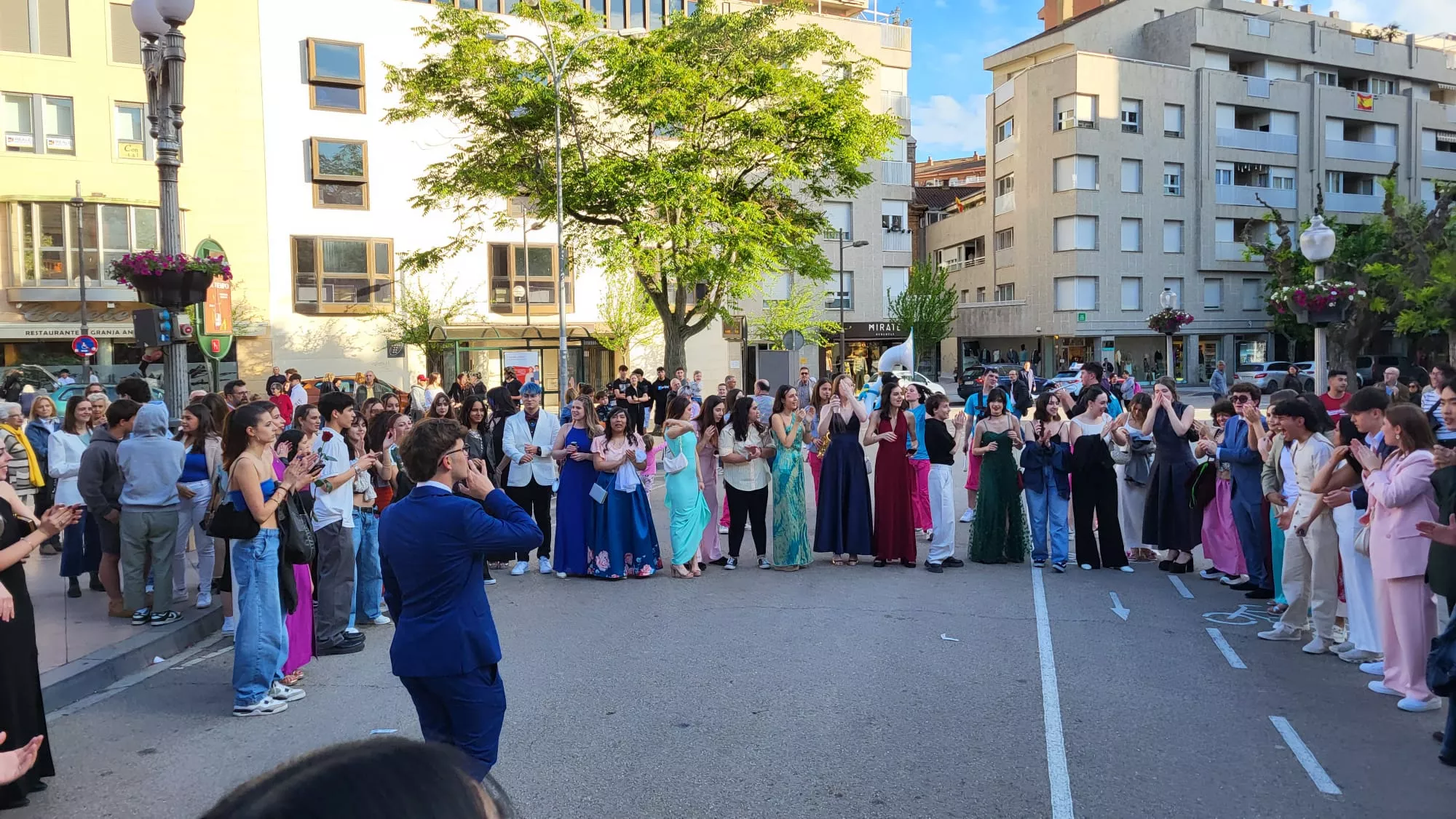 Fiesta de graduación de 200 estudiantes de tres institutos de Huesca