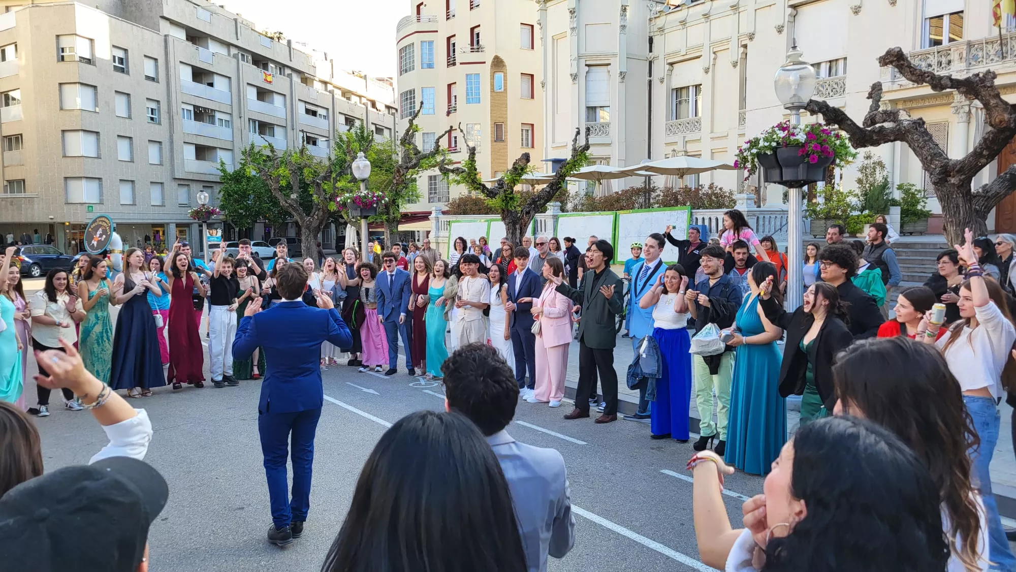 Fiesta de graduación de 200 estudiantes de tres institutos de Huesca