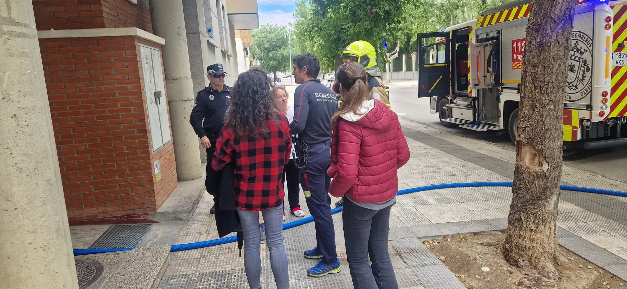 Incendio declarado en una vivienda del Paseo Ramón y Cajal. Foto Myriam Martínez