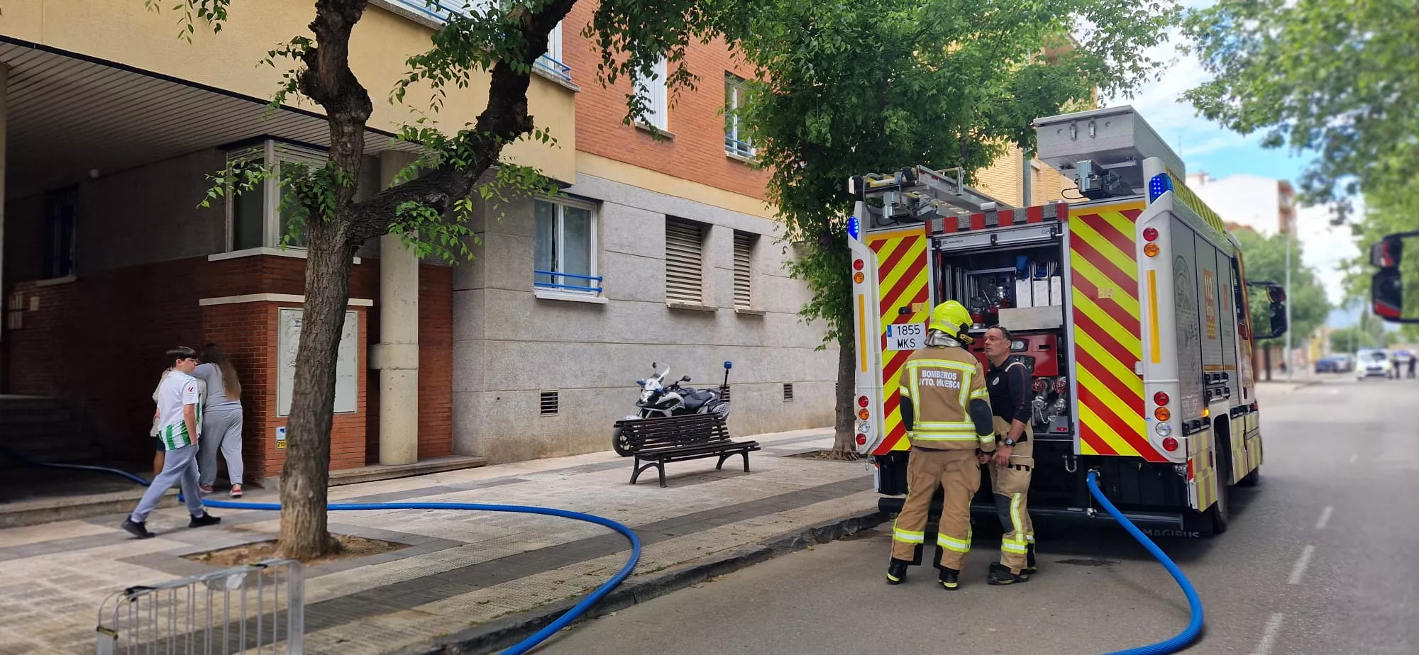 Incendio declarado en una vivienda del Paseo Ramón y Cajal. Foto Myriam Martínez