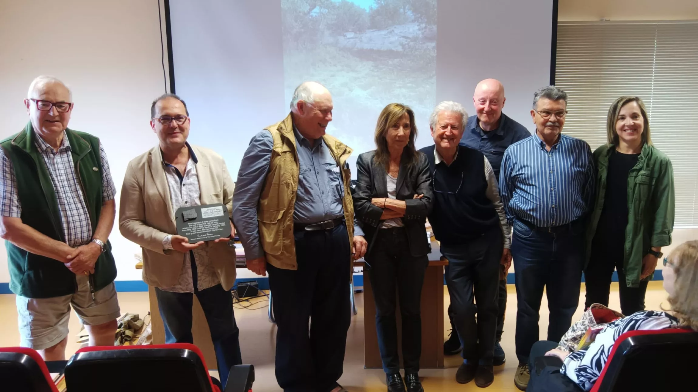 Miembros de la Orwell Society en Sariñena.