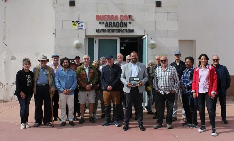 Visita de lla Orwell Society al Centro de la Guerra Civil en Aragón ubicado en Robres.