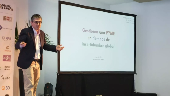 Fernando Trías de Bes en la conferencia Fernando Trías de Bes en la conferencia