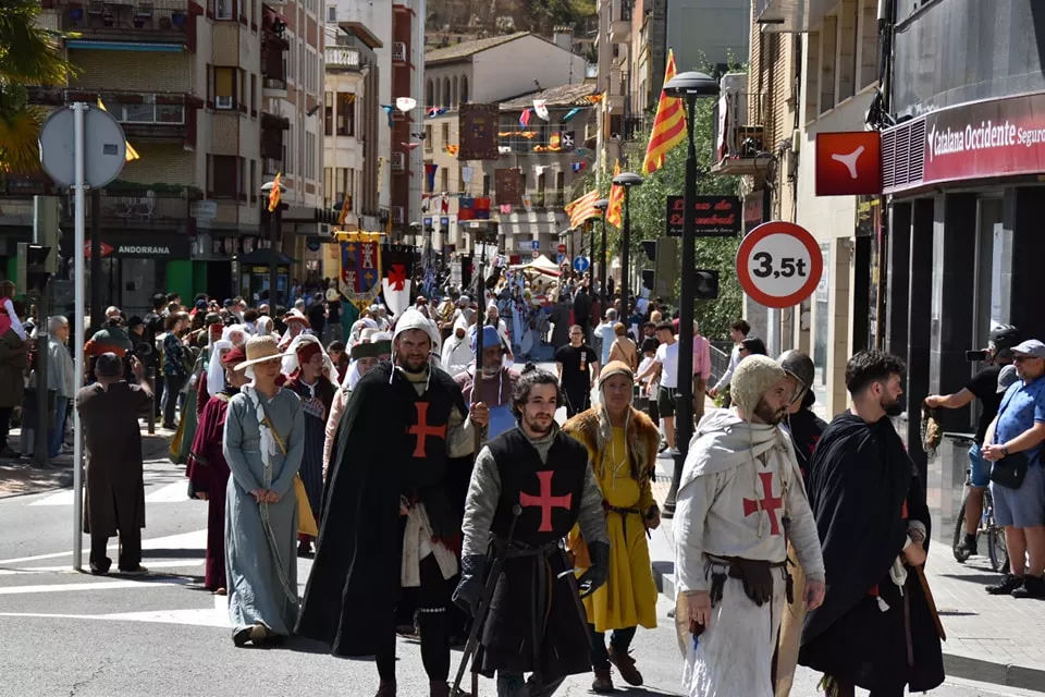 Monzón celebra su más popular Homenaje Templario a Jaime I y Guillem de Mont-Rodón.