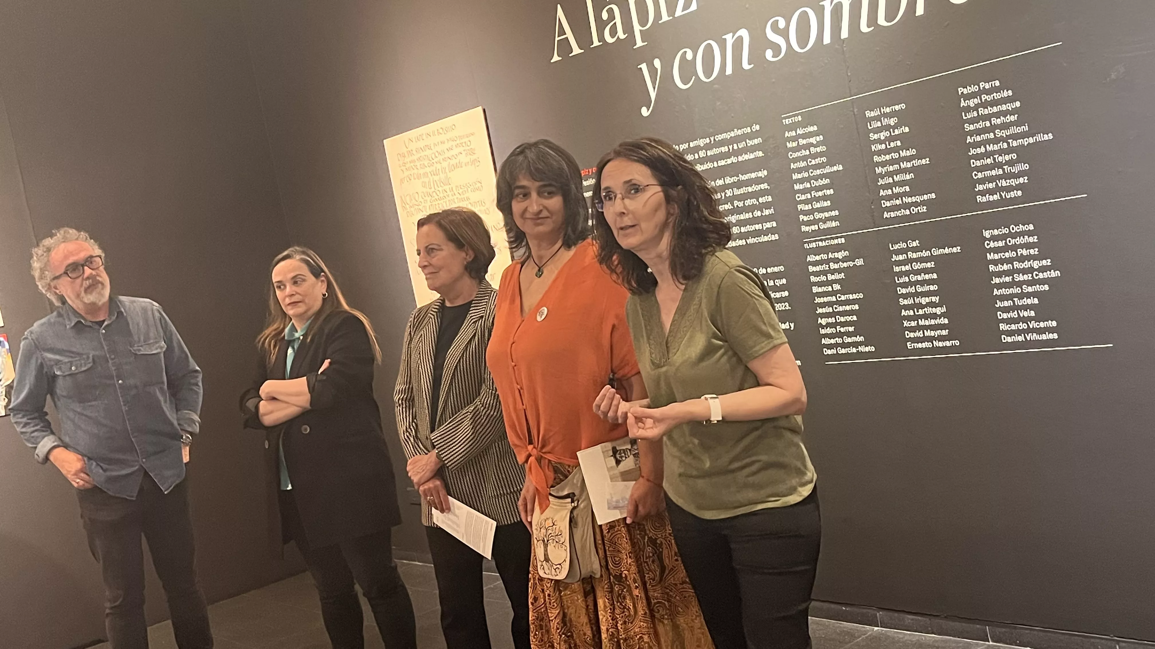  Inauguración de la exposición 'A lápiz y con sombrero' en homenaje a Javi Hernández en Huesca. Foto Mercedes Manterola