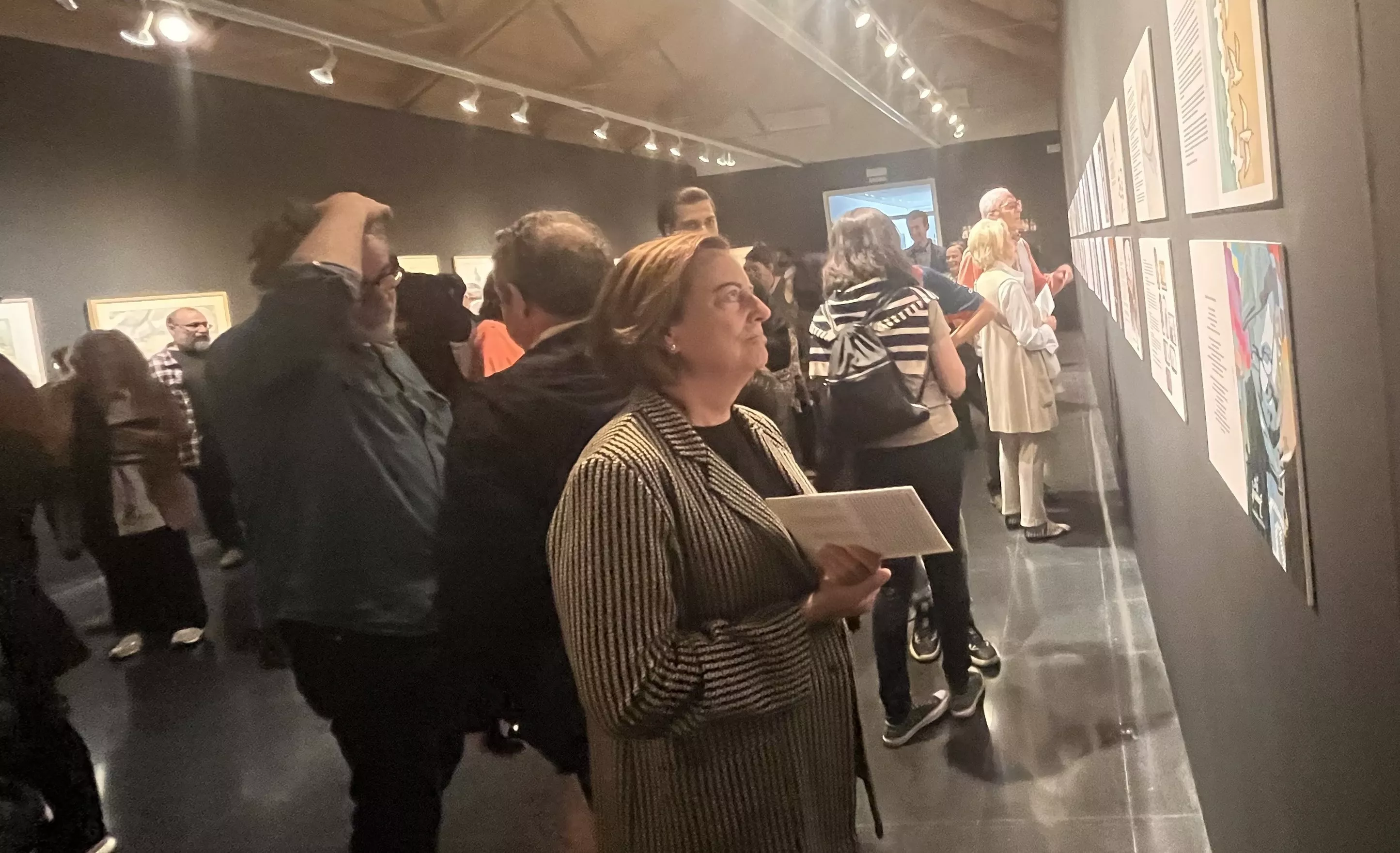  Inauguración de la exposición 'A lápiz y con sombrero' en homenaje a Javi Hernández en Huesca. Foto Mercedes Manterola