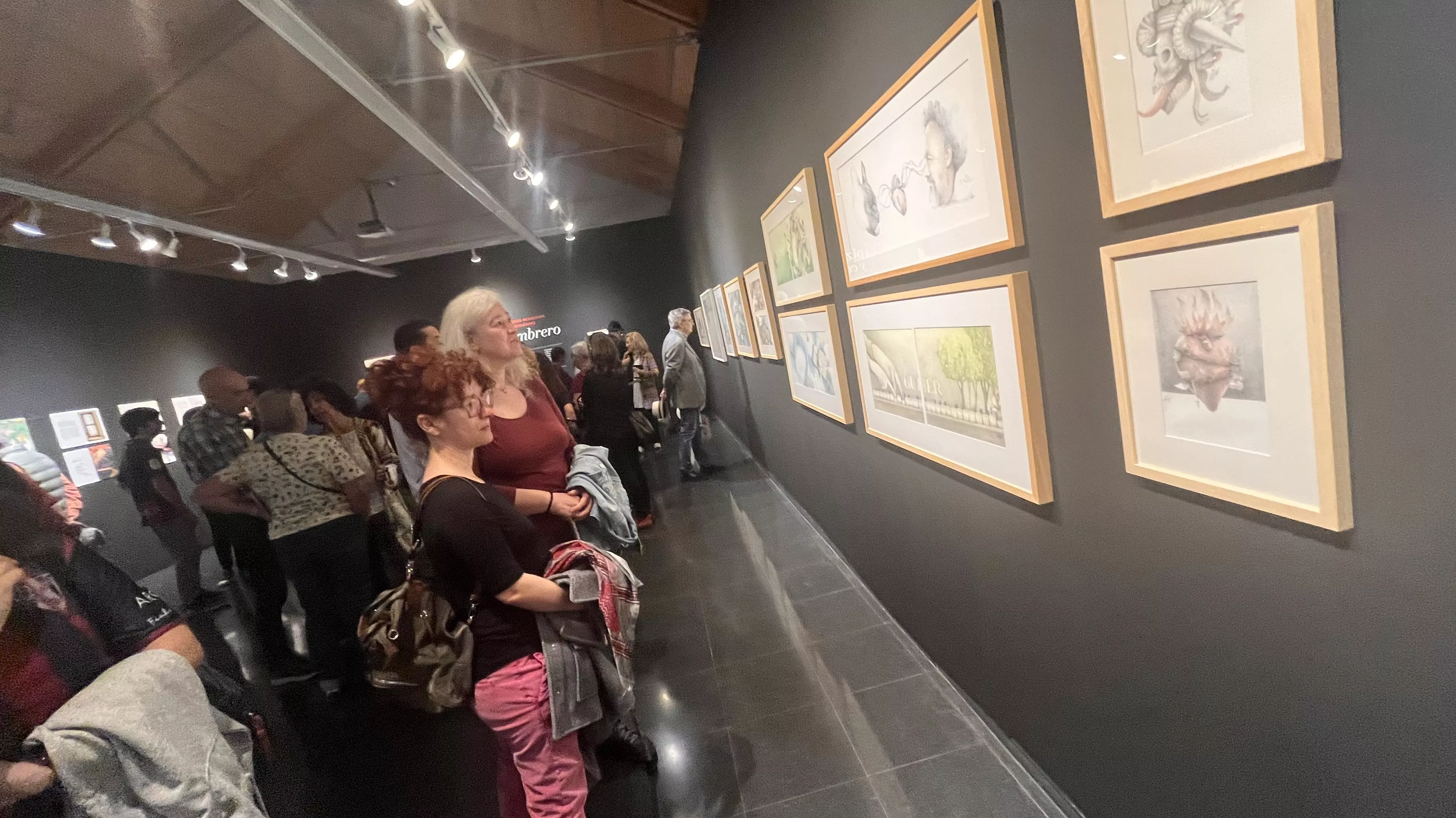  Inauguración de la exposición 'A lápiz y con sombrero' en homenaje a Javi Hernández en Huesca. Foto Mercedes Manterola