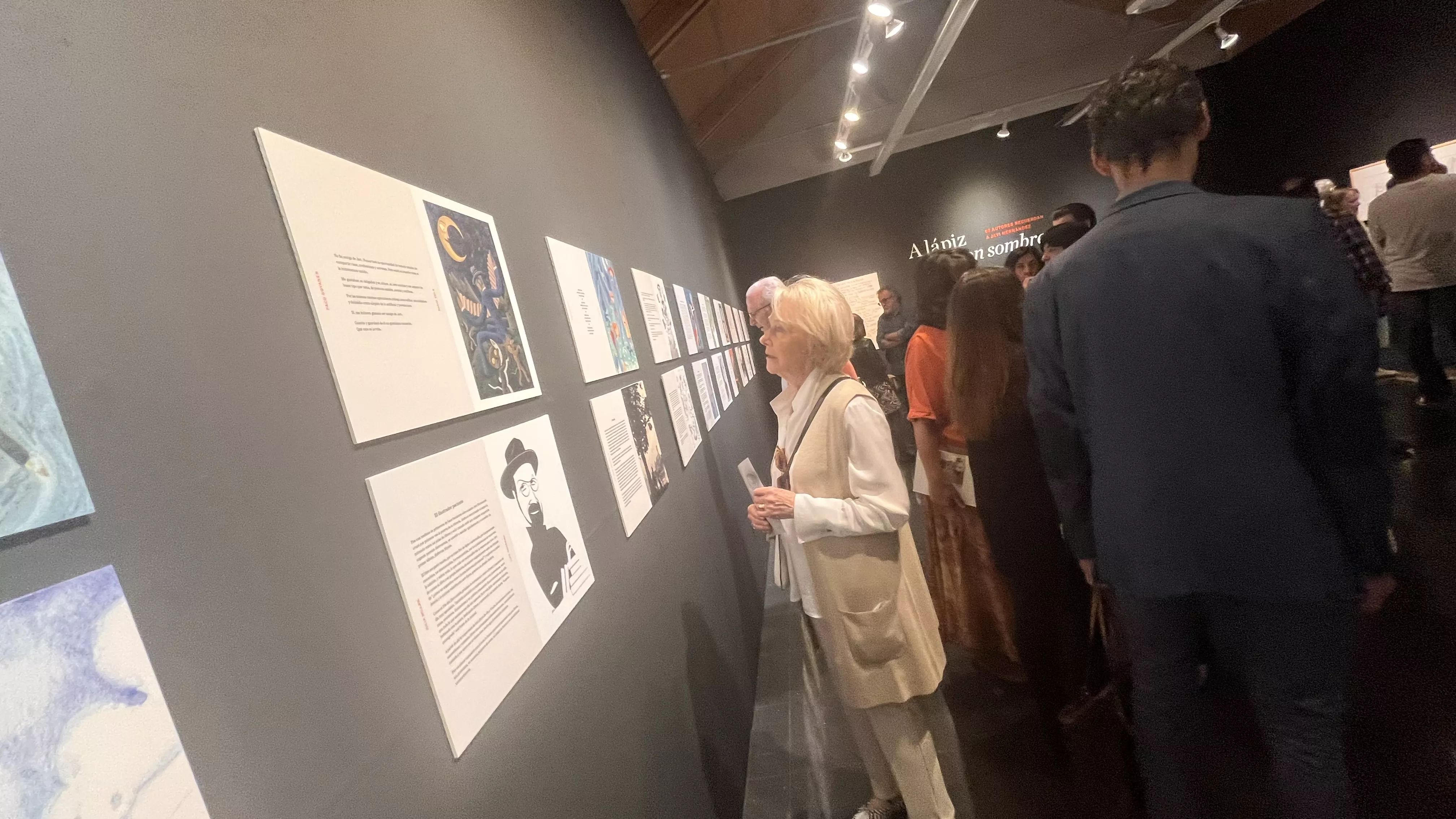  Inauguración de la exposición 'A lápiz y con sombrero' en homenaje a Javi Hernández en Huesca. Foto Mercedes Manterola