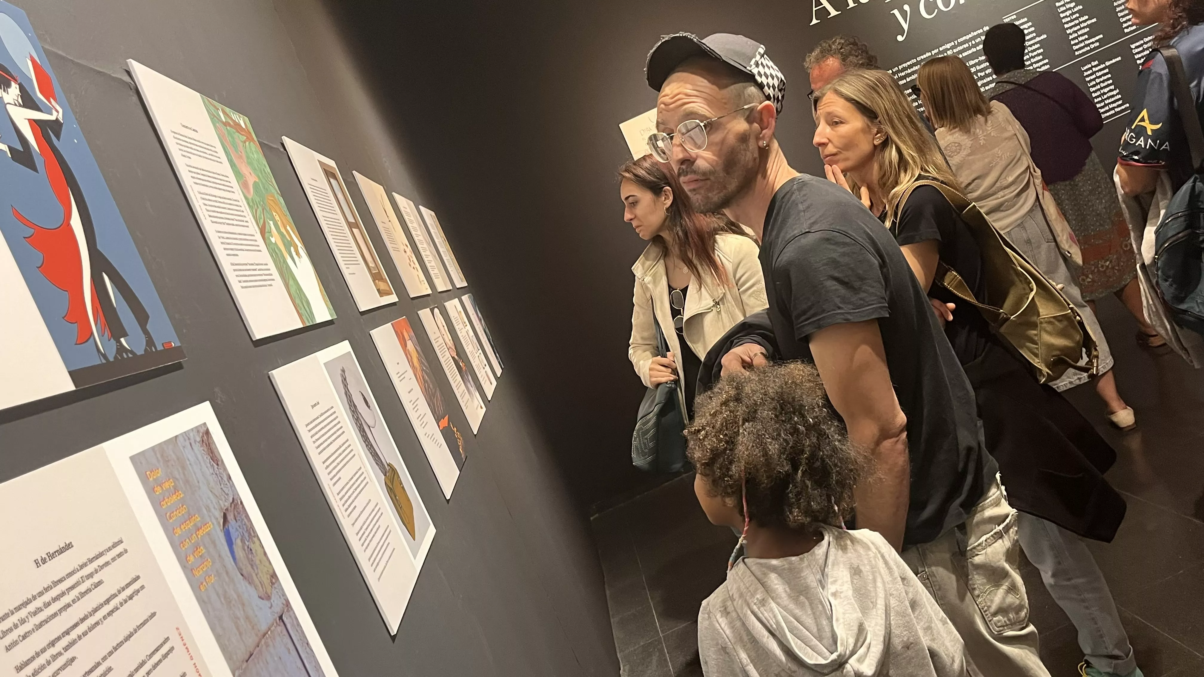  Inauguración de la exposición 'A lápiz y con sombrero' en homenaje a Javi Hernández en Huesca. Foto Mercedes Manterola