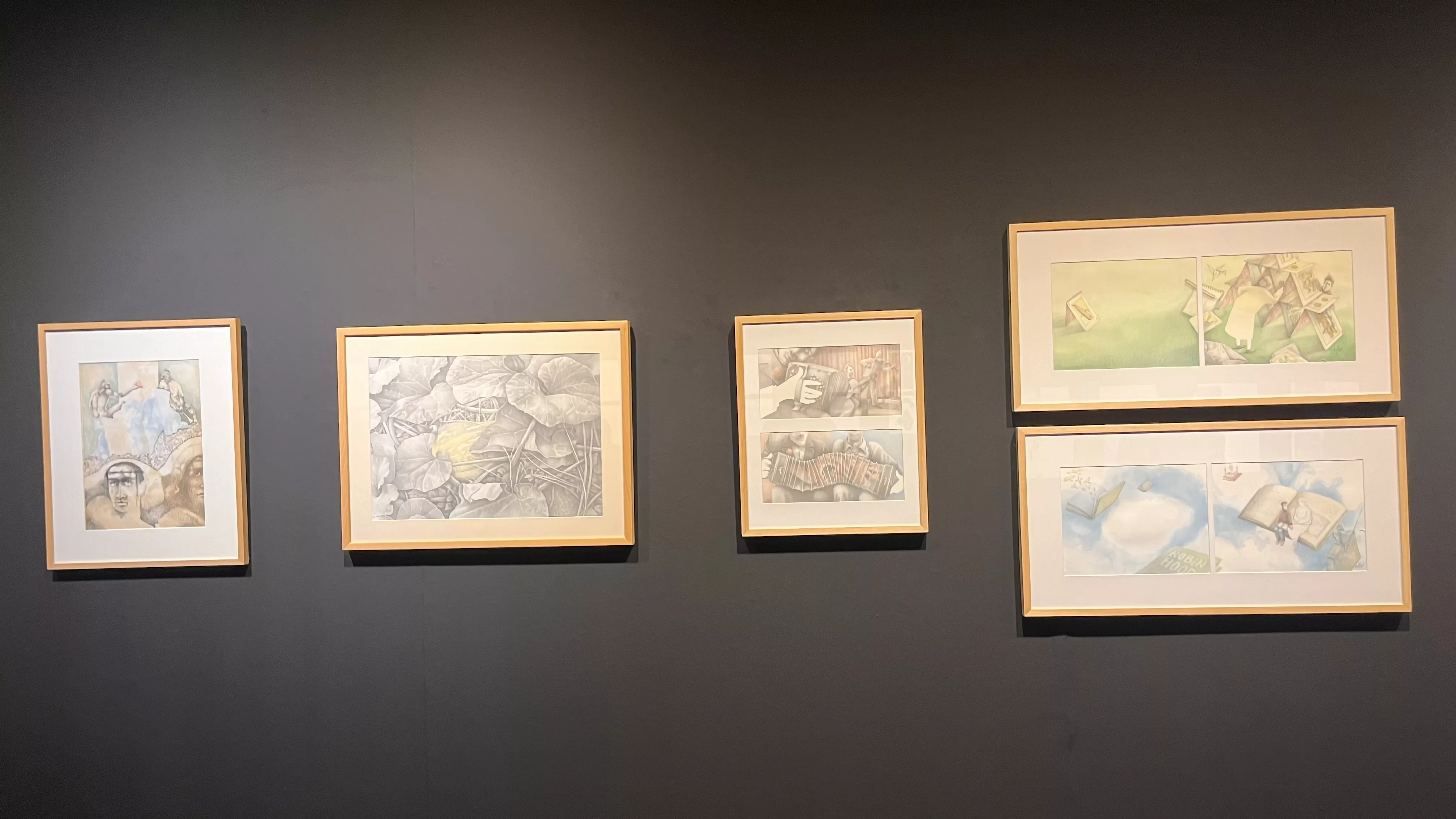  Inauguración de la exposición 'A lápiz y con sombrero' en homenaje a Javi Hernández en Huesca. Foto Mercedes Manterola