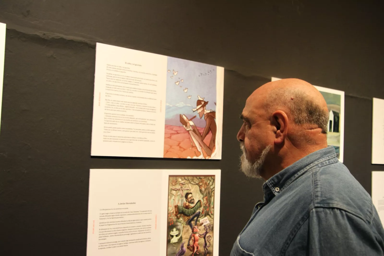  Inauguración de la exposición 'A lápiz y con sombrero' en homenaje a Javi Hernández en Huesca. Foto Carlos Neofato