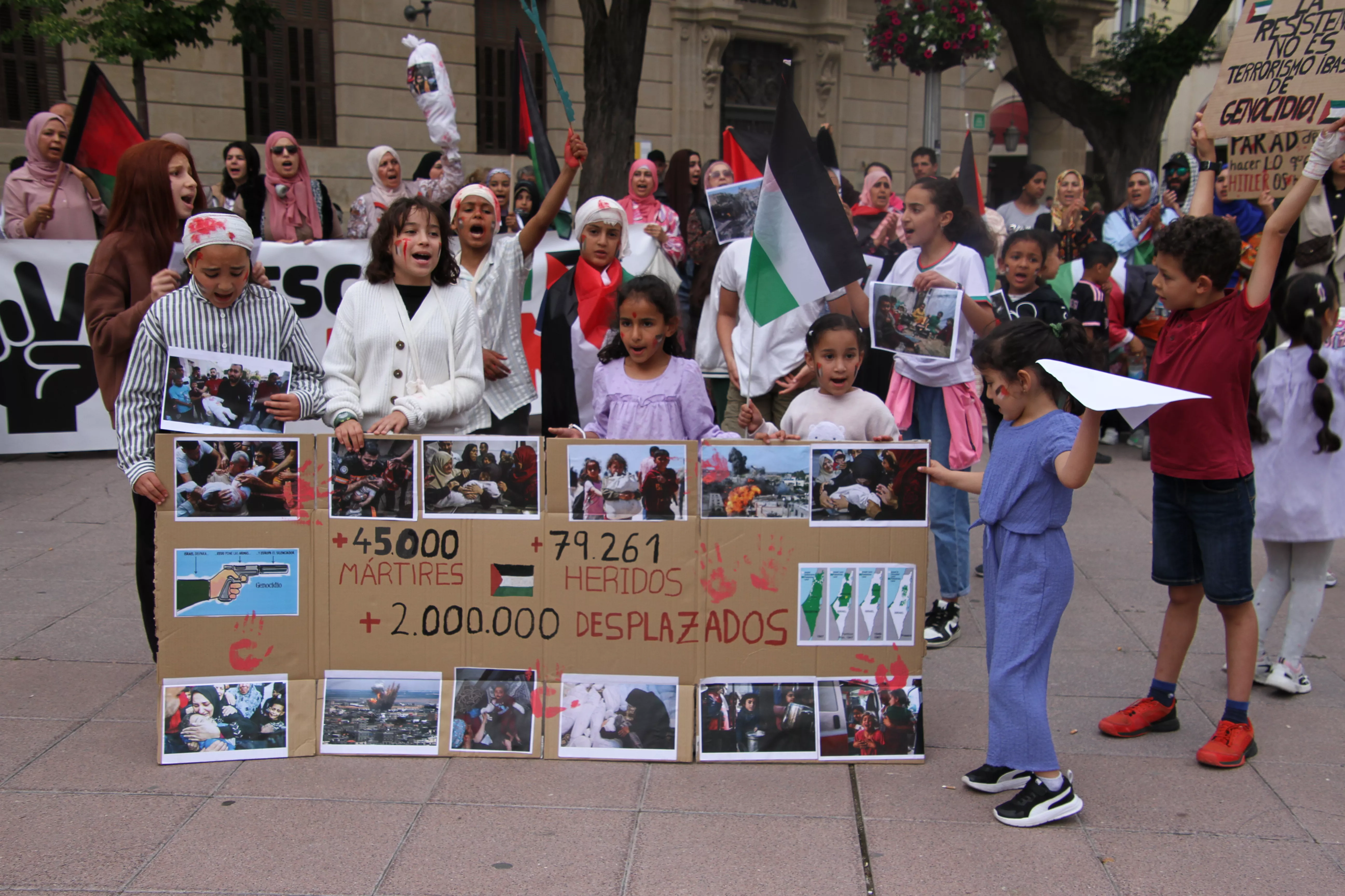 Imagen de la movilización celebrada este sábado en Huesca de apoyo a Palestina. Foto Carlos Neofato