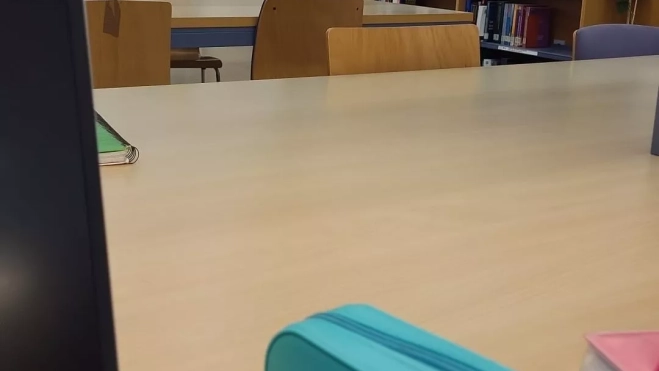 La biblioteca, ya abierta. 9:50 de esta mañana de domingo La biblioteca, ya abierta. 9:50 de esta mañana de domingo