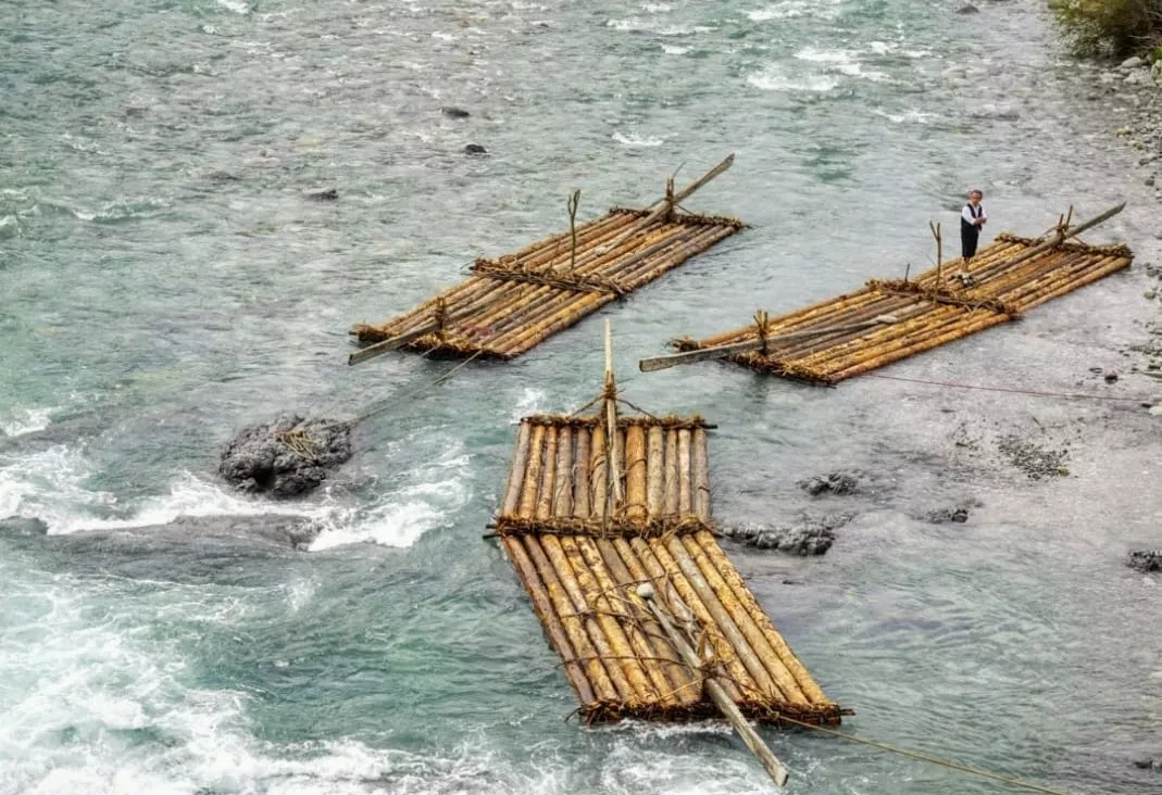 Los Nabateros de Sobrarbe culminan la 38 edición del descenso por el Cinca.
