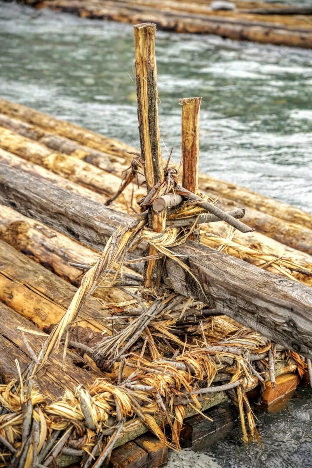 Los Nabateros de Sobrarbe culminan la 38 edición del descenso por el Cinca.