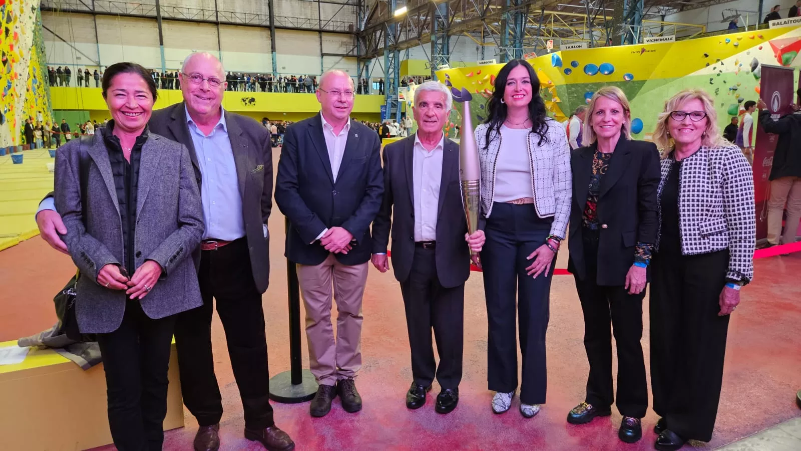 Imagen de la delegación del Ayuntamiento de Huesca, que ha sido recibida por el alcalde de Tarbes.