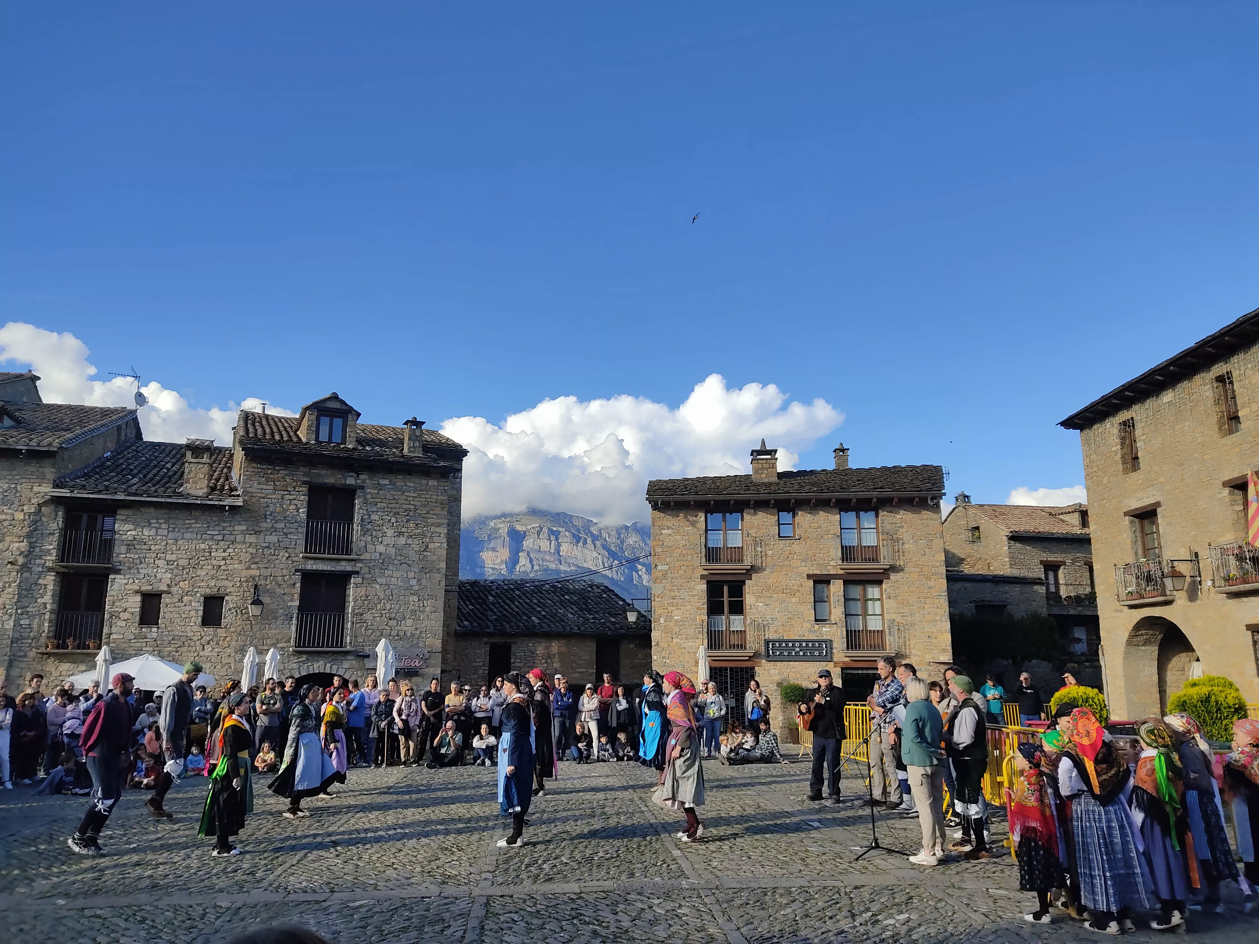 Romería de Los Palacios en Aínsa. Romería de Los Palacios en Aínsa.